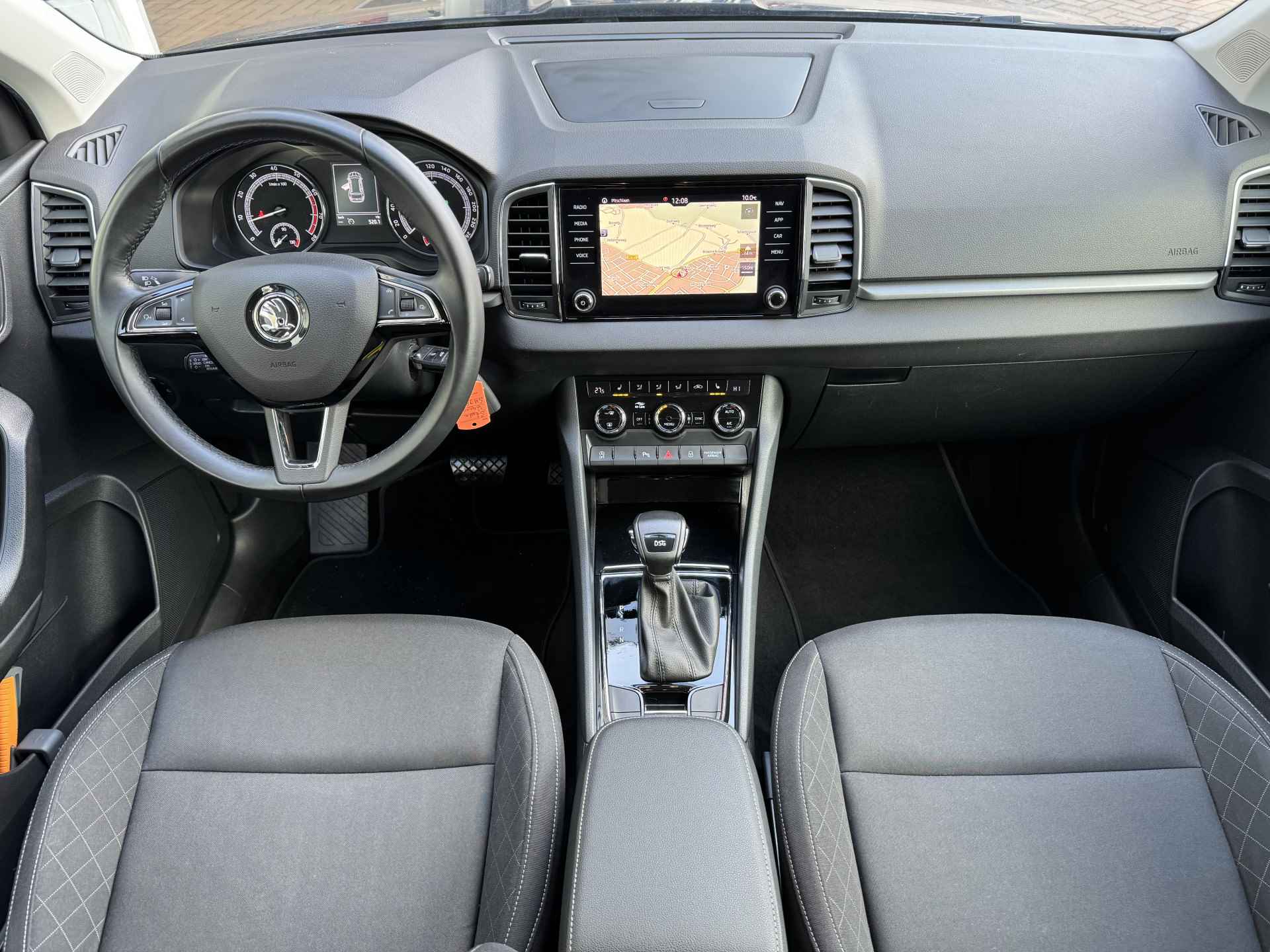 Škoda Karoq 1.5TSI DSG AMBITION BUSINESS | ADAPTIVE CRUISE | TREKHAAK | STOELVERWARMING | NAVI | ORIGINEEL NL | - 6/33