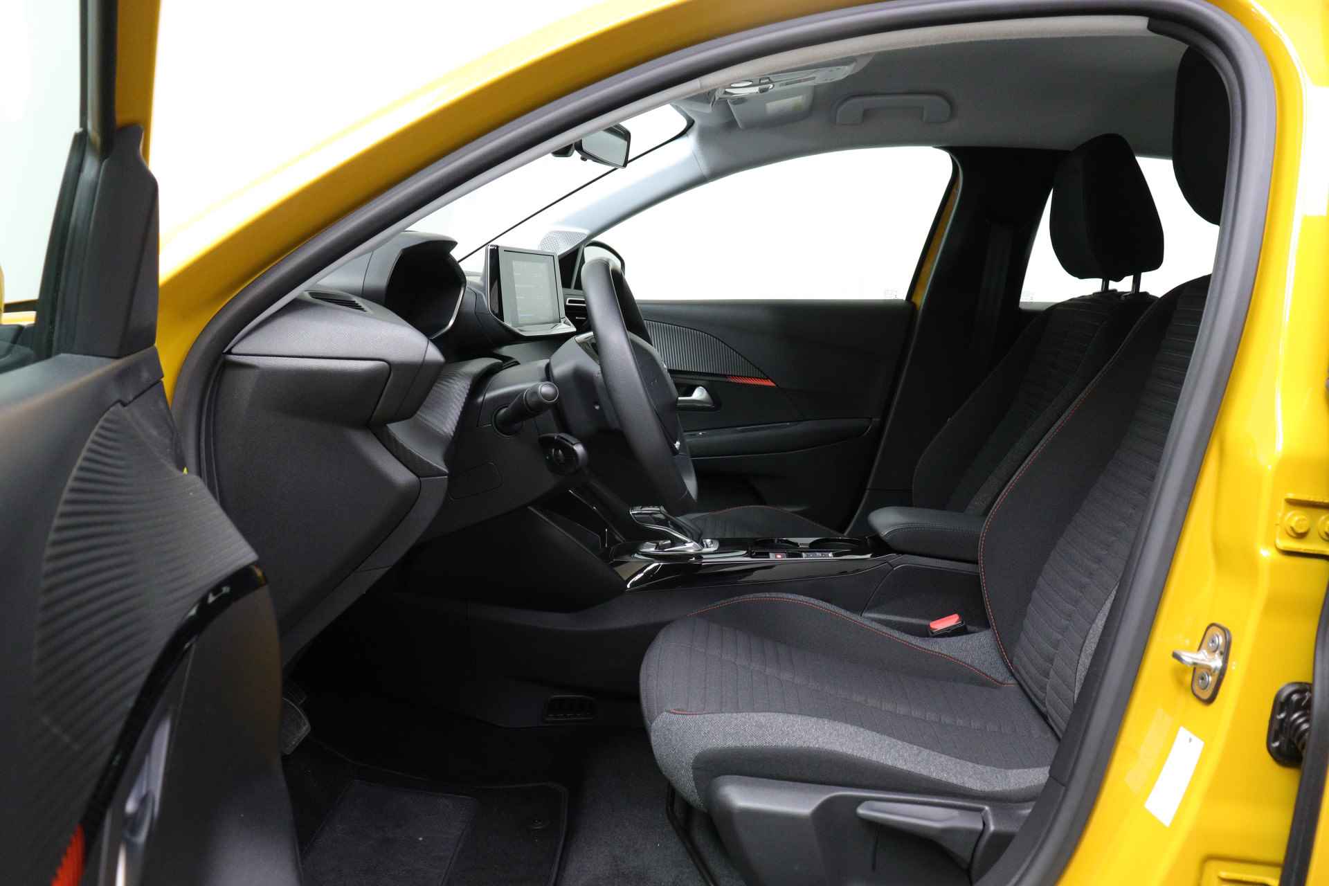 Peugeot e-208 EV Active Pack 50 kWh 135PK | Parkeersensoren | Apple/Android Carplay | Clima | LED | Bluetooth | Spraakbediening | Lane-Assist - 16/28