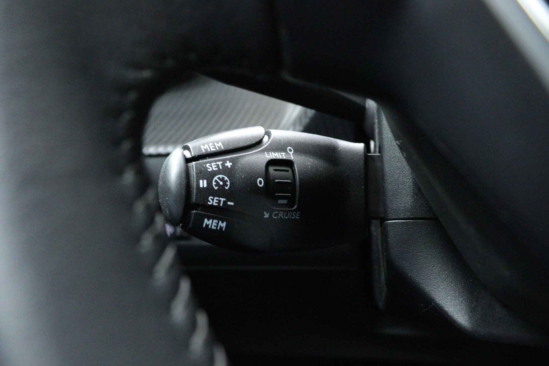 Peugeot e-208 EV Active Pack 50 kWh 135PK | Parkeersensoren | Apple/Android Carplay | Clima | LED | Bluetooth | Spraakbediening | Lane-Assist - 22/28