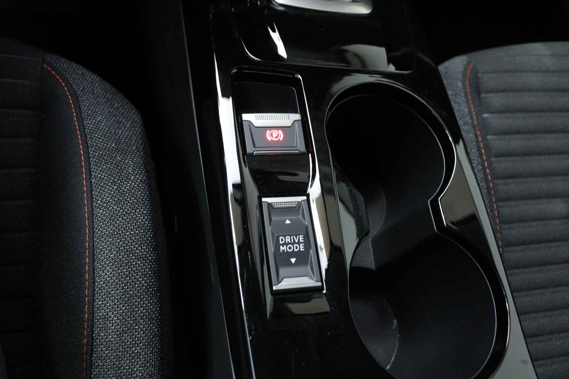 Peugeot e-208 EV Active Pack 50 kWh 135PK | Parkeersensoren | Apple/Android Carplay | Clima | LED | Bluetooth | Spraakbediening | Lane-Assist - 23/28