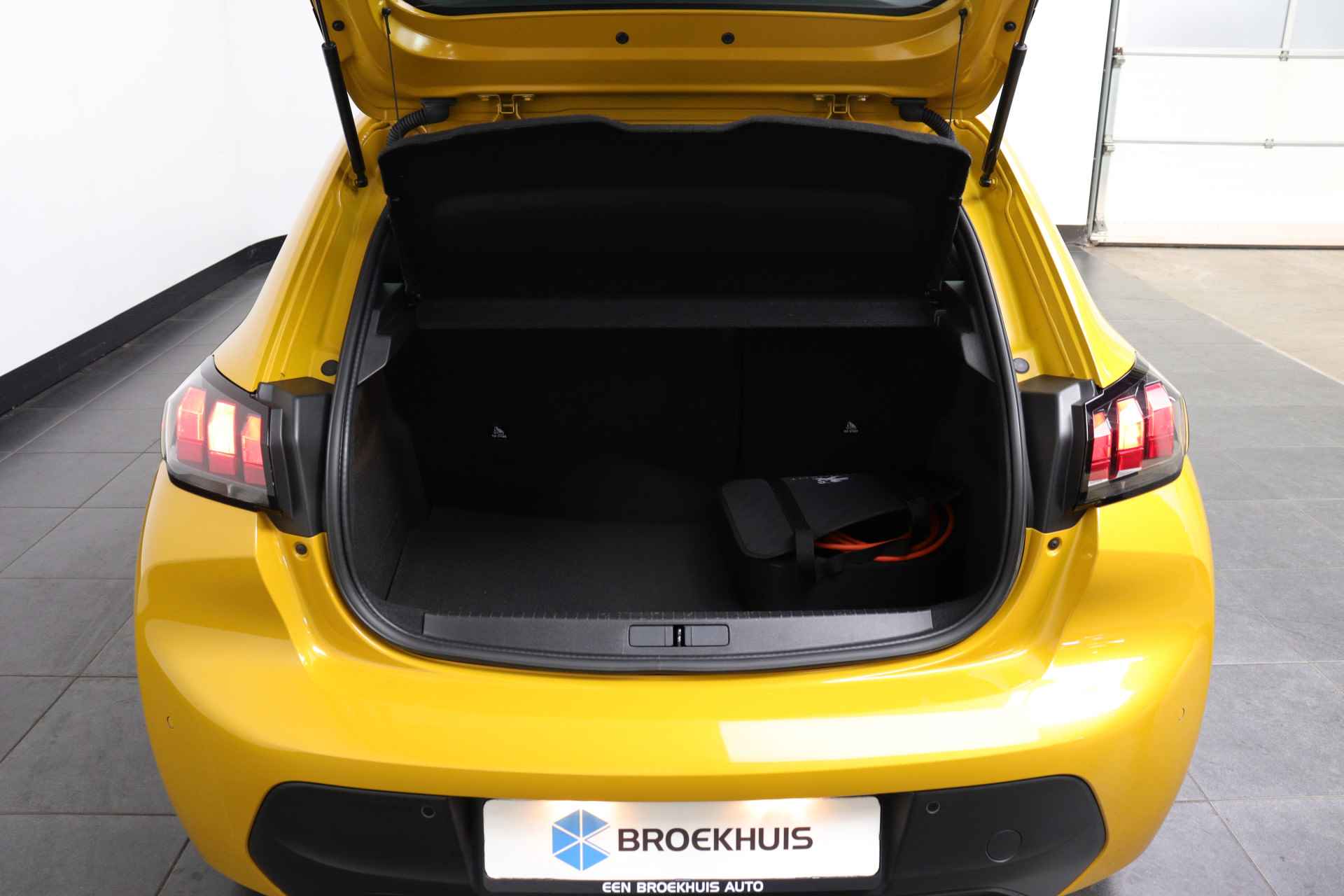Peugeot e-208 EV Active Pack 50 kWh 135PK | Parkeersensoren | Apple/Android Carplay | Clima | LED | Bluetooth | Spraakbediening | Lane-Assist - 24/28