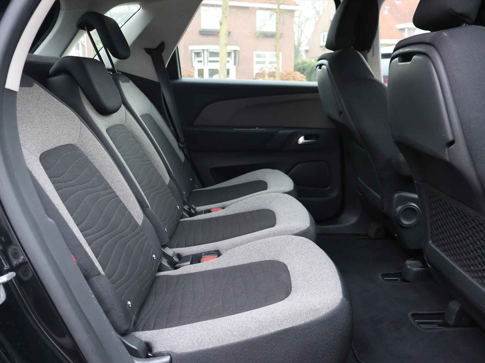 Citroen C4 Picasso PureTech 130PK S&S H6 Selection, Rijklaarprijs | Navigatie | Trekhaak | Bluetooth | 17inch wielen - 8/63