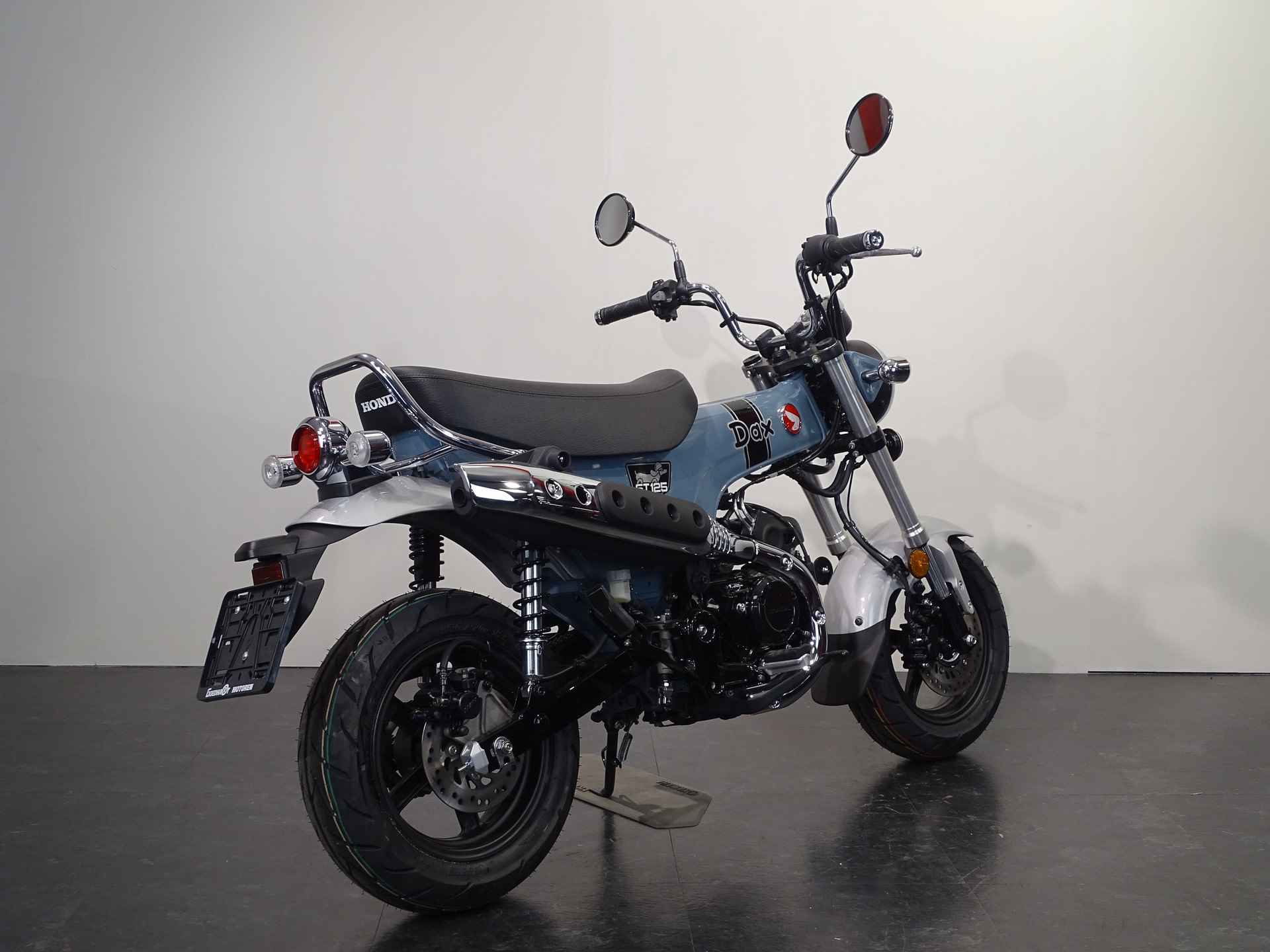 Honda DAX 125 - 8/11