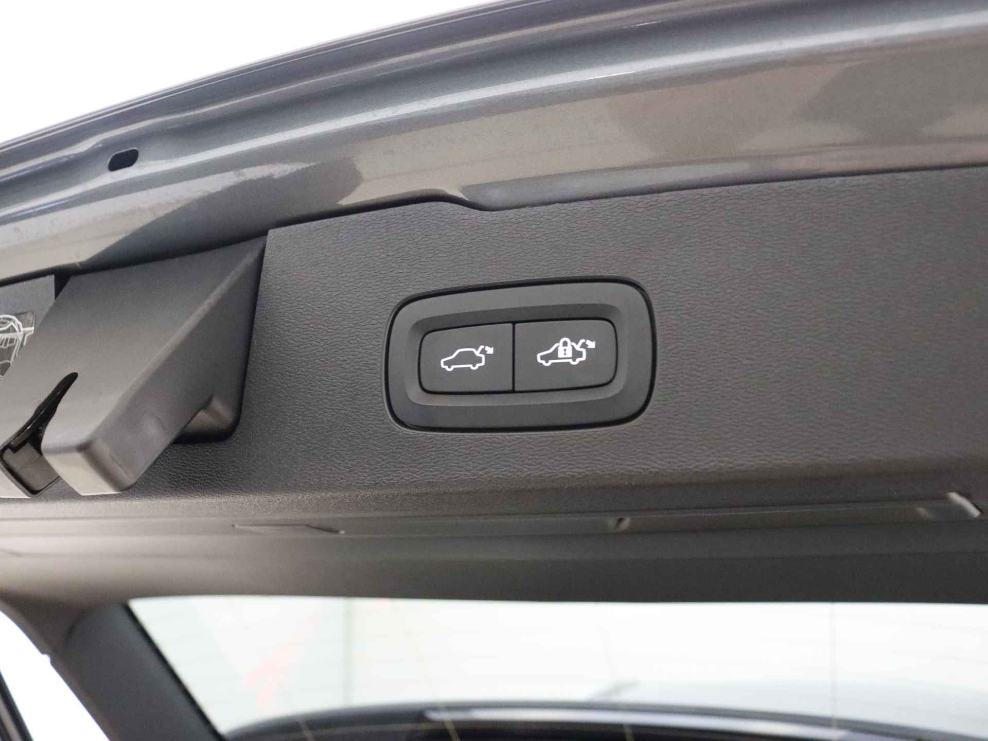 Volvo V60 Cross Country B5 265PK AWD Pro / Elektrische stoelen / Adaptieve cruise / PDC camera / H&K Audio / Nappa leder met stoelventilatie / Getint glas. - 15/40