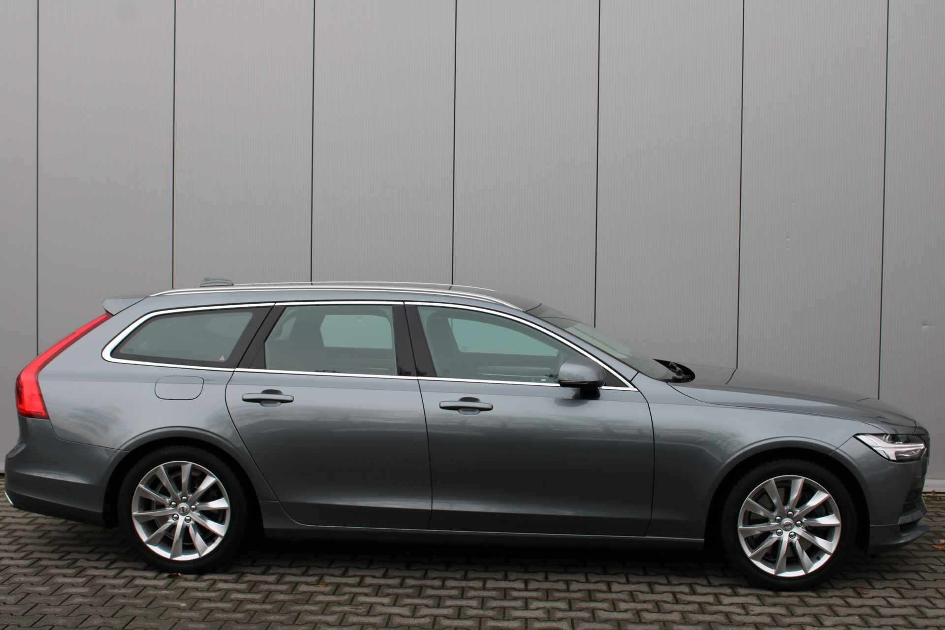 Volvo V90 T5 Automaat Momentum | BLIS | Trekhaak | Keyless entry - 4/42