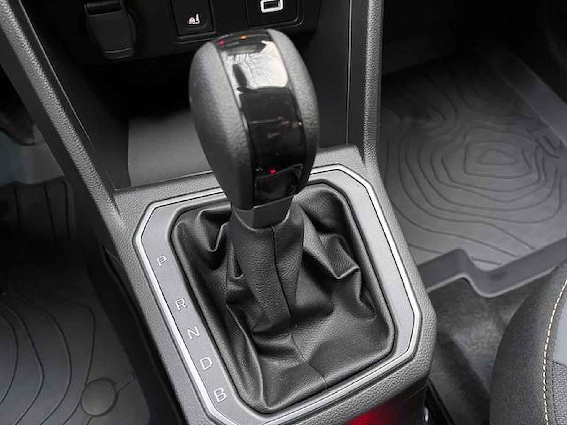 Dacia Jogger 1.6 Hybrid 140 Extreme 7p. HET BETREFT HIER EEN DEMO, INFORMEER NAAR DE HUIDIGE KILOMETERSTAND! AUTO PAS NA 1 MEI 2024 BESCHIKBAAR - 25/31
