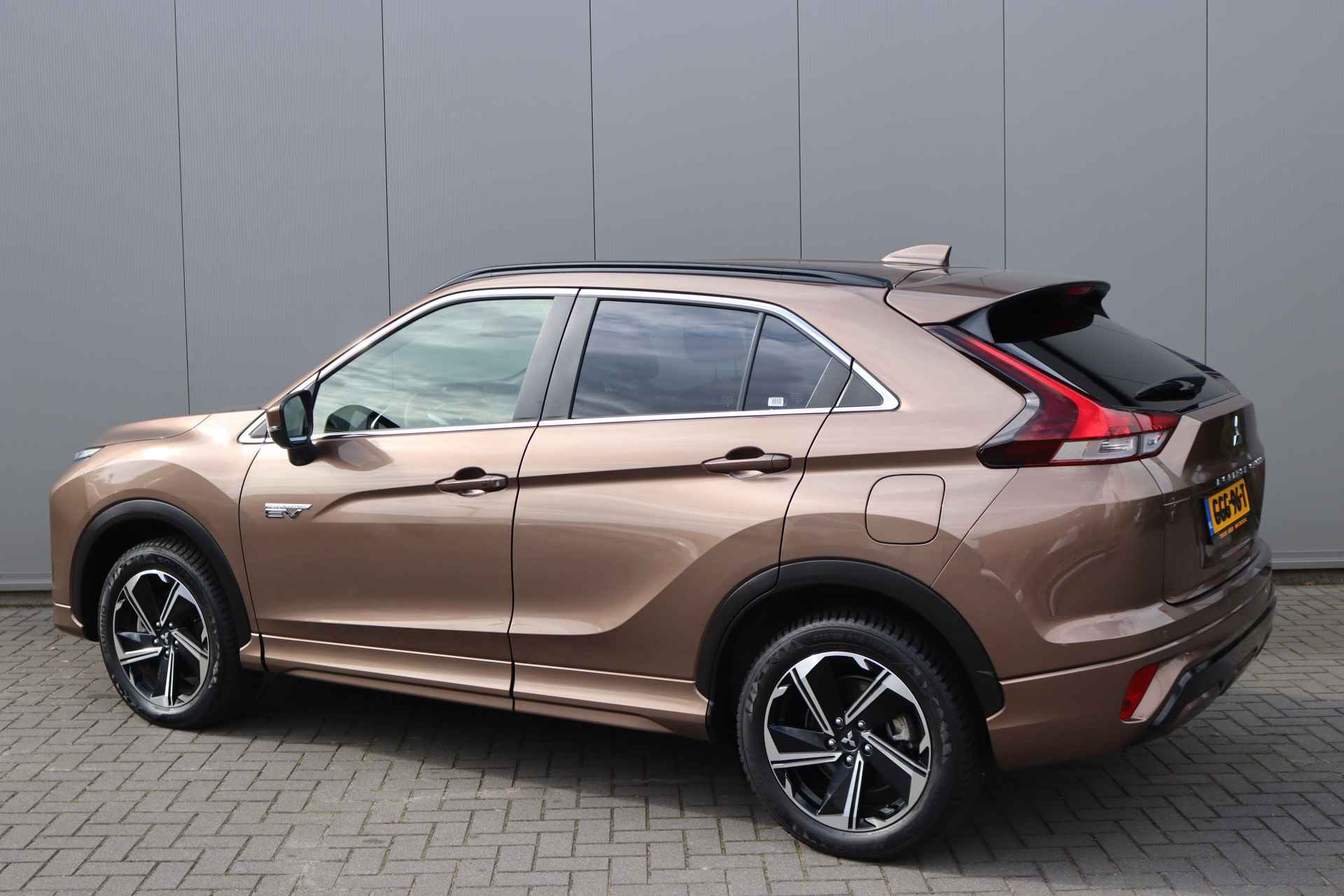 Mitsubishi Eclipse Cross 2.4 PHEV Intense + Sport-pack/Navigatie/Winter-Pack/Camera/Adaptive-Cruise - 4/34