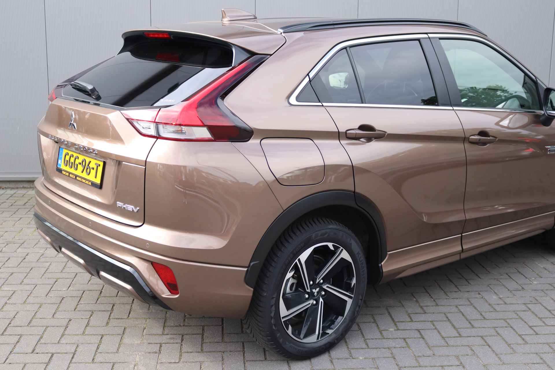 Mitsubishi Eclipse Cross 2.4 PHEV Intense + Sport-pack/Navigatie/Winter-Pack/Camera/Adaptive-Cruise - 11/34