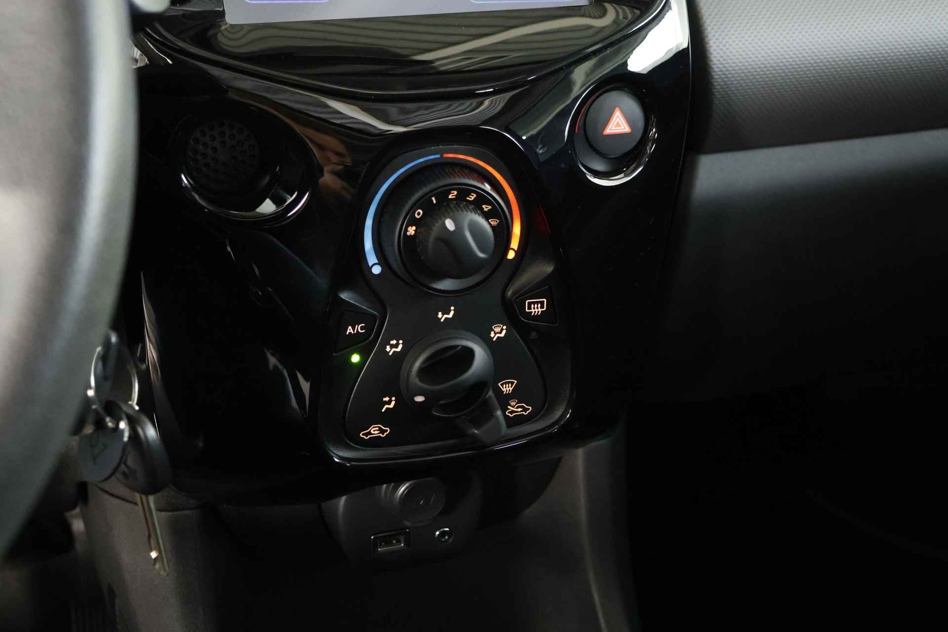 Peugeot 108 1.0 e-VTi Style TOP! / Opendak / Airco / CarPlay / Camera - 17/23