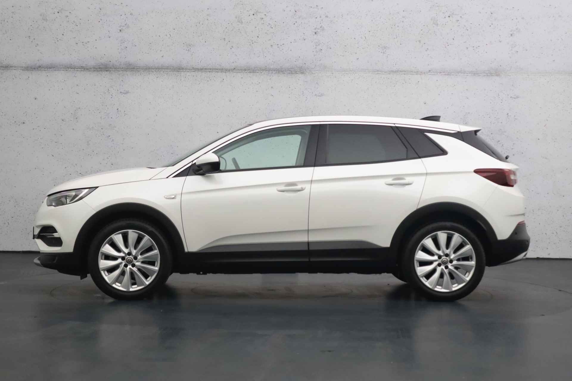 Opel Grandland - X 1.2 Turbo Business Executive | Parkeersensoren | Panoramadak | Cruise control | Apple carplay - 5/31