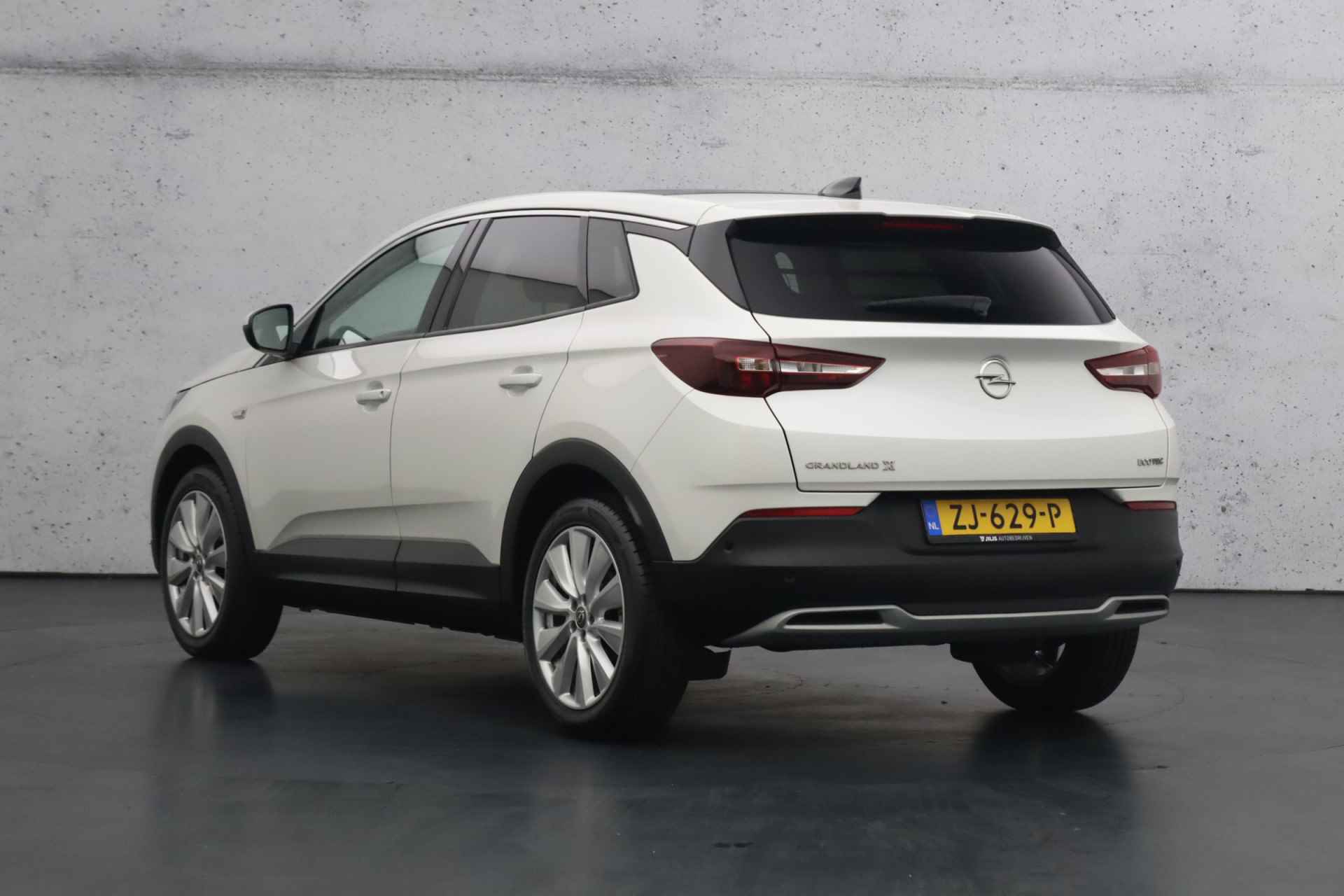 Opel Grandland - X 1.2 Turbo Business Executive | Parkeersensoren | Panoramadak | Cruise control | Apple carplay - 6/31