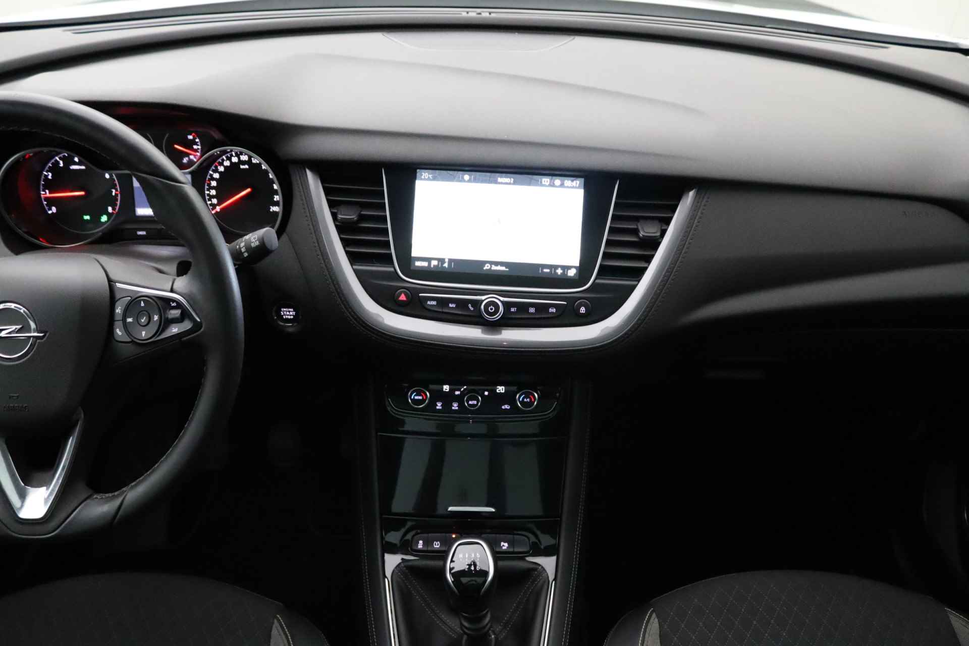 Opel Grandland - X 1.2 Turbo Business Executive | Parkeersensoren | Panoramadak | Cruise control | Apple carplay - 17/31