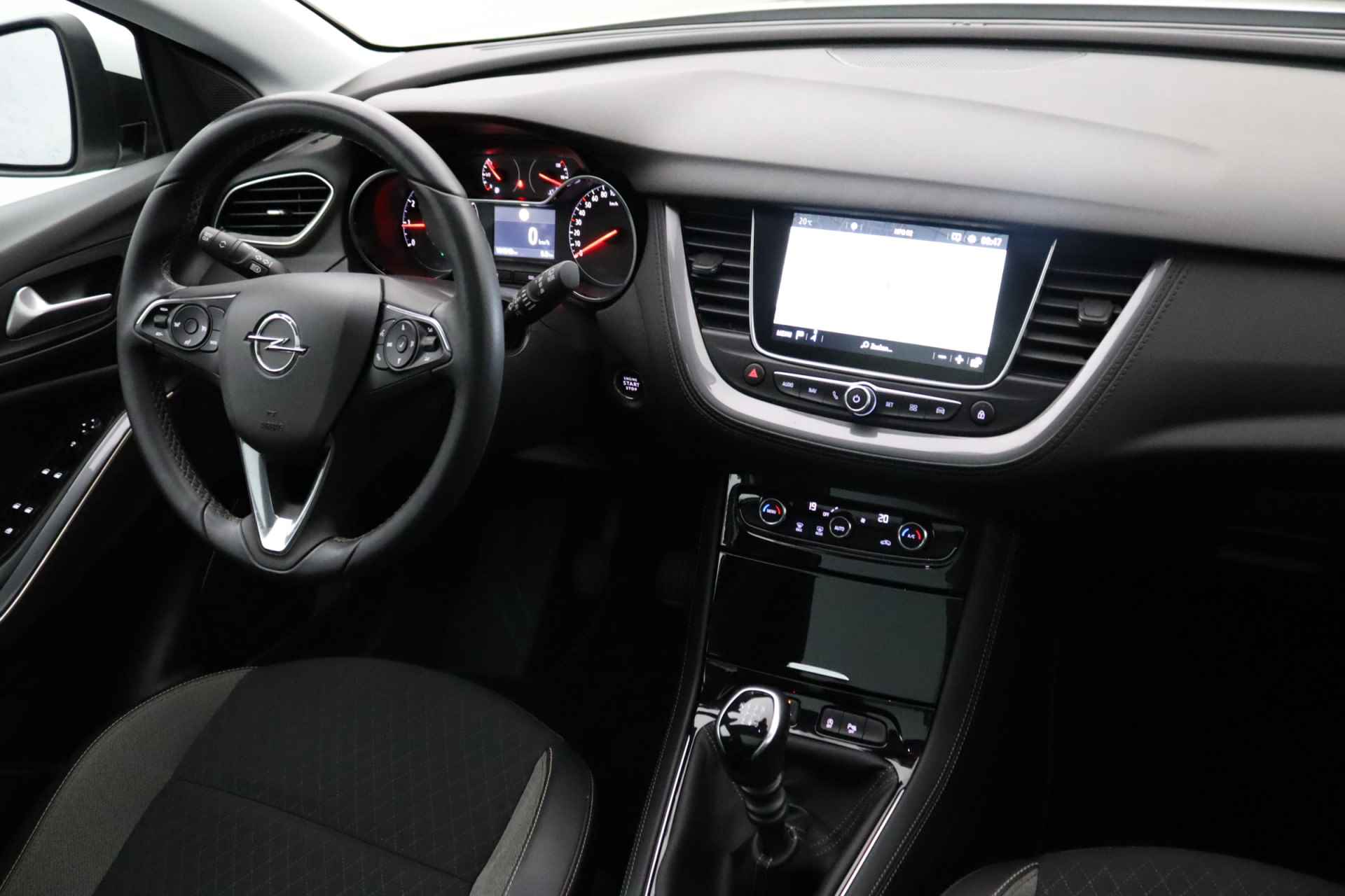 Opel Grandland - X 1.2 Turbo Business Executive | Parkeersensoren | Panoramadak | Cruise control | Apple carplay - 18/31