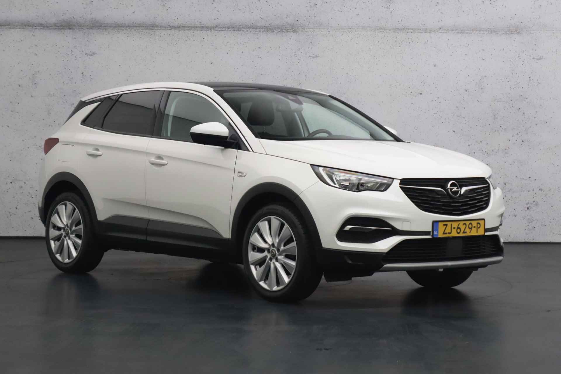 Opel Grandland - X 1.2 Turbo Business Executive | Parkeersensoren | Panoramadak | Cruise control | Apple carplay - 27/31