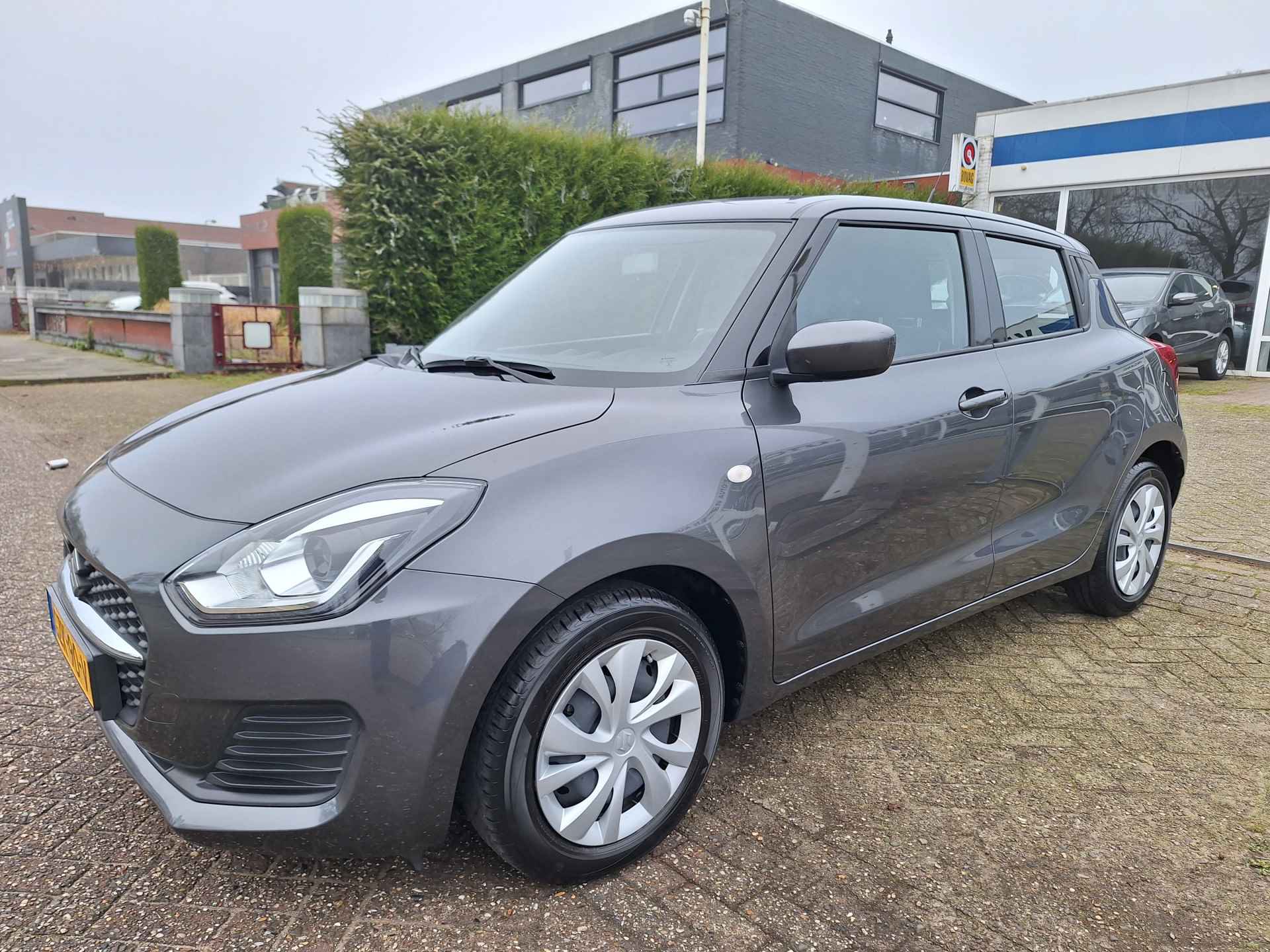 Suzuki Swift 1.2 Comfort Smart Hybrid - 2/25