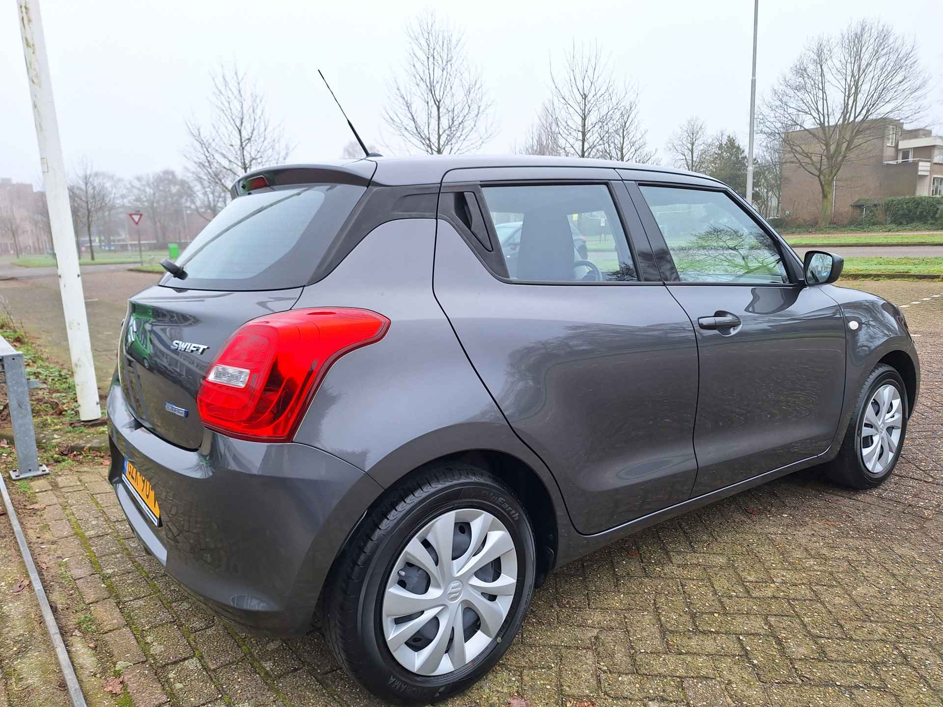 Suzuki Swift 1.2 Comfort Smart Hybrid - 4/25