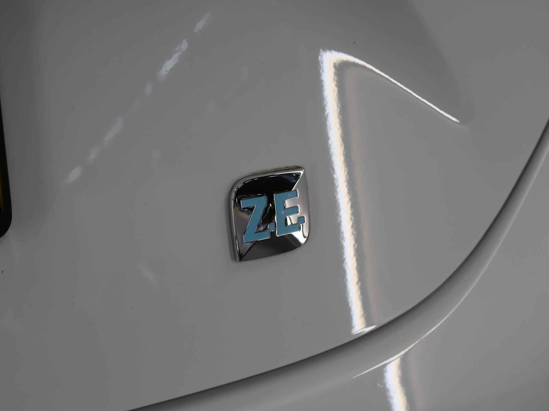 Renault ZOE Q210 Zen Quickcharge 22 kWh (ex Accu) | Navigatie | Airco | Cruise Controle | Bluetooth | - 37/39