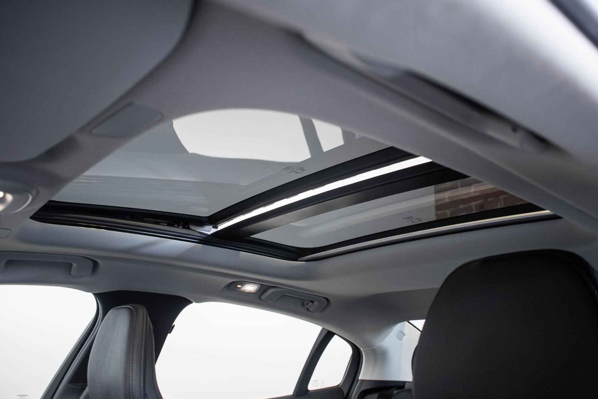 Volvo S60 B4 Automaat Plus Bright | Panoramadak | Premium audio by Harman Kardon| DAB | Lederen bekleding | Stoelverwarming | Adaptieve Cruise Control - 27/36