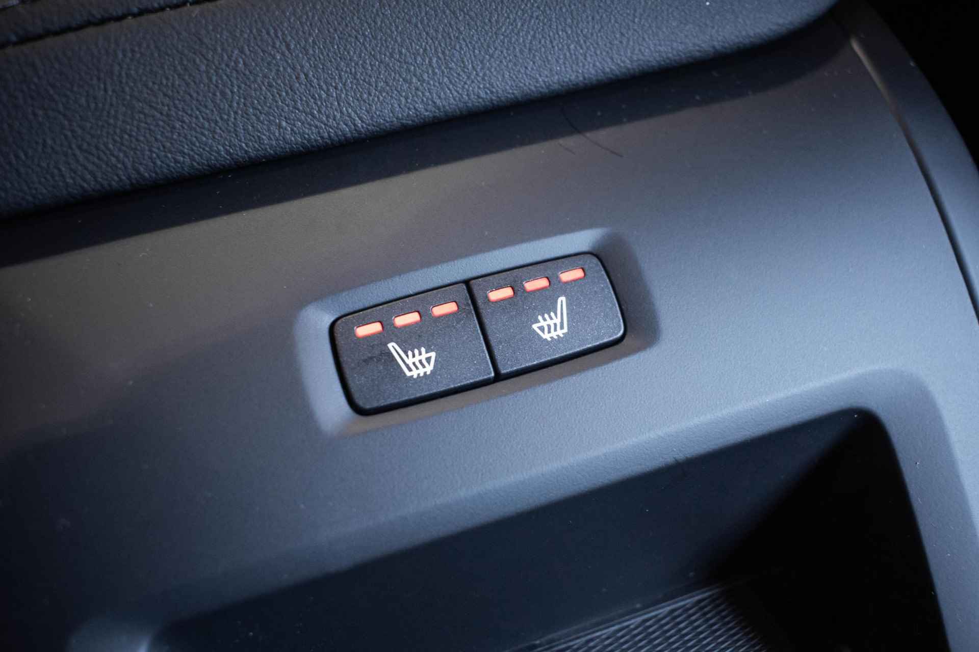Volvo S60 B4 Automaat Plus Bright | Panoramadak | Premium audio by Harman Kardon| DAB | Lederen bekleding | Stoelverwarming | Adaptieve Cruise Control - 29/36