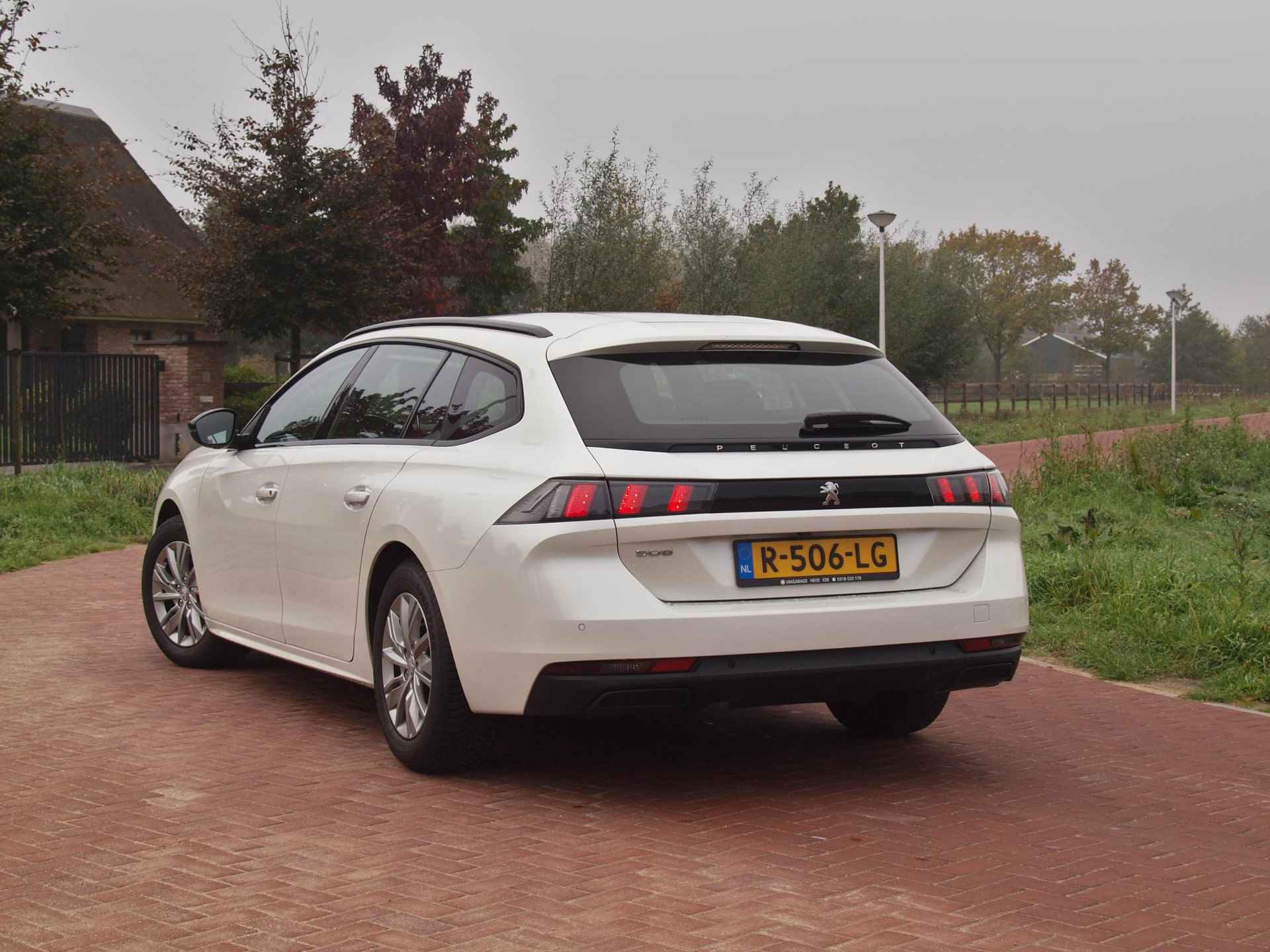 Peugeot 508 SW 1.2 PureTech Active Pack Business | Apple Carplay | Camera | Cruise Control | Navi | - 2/29