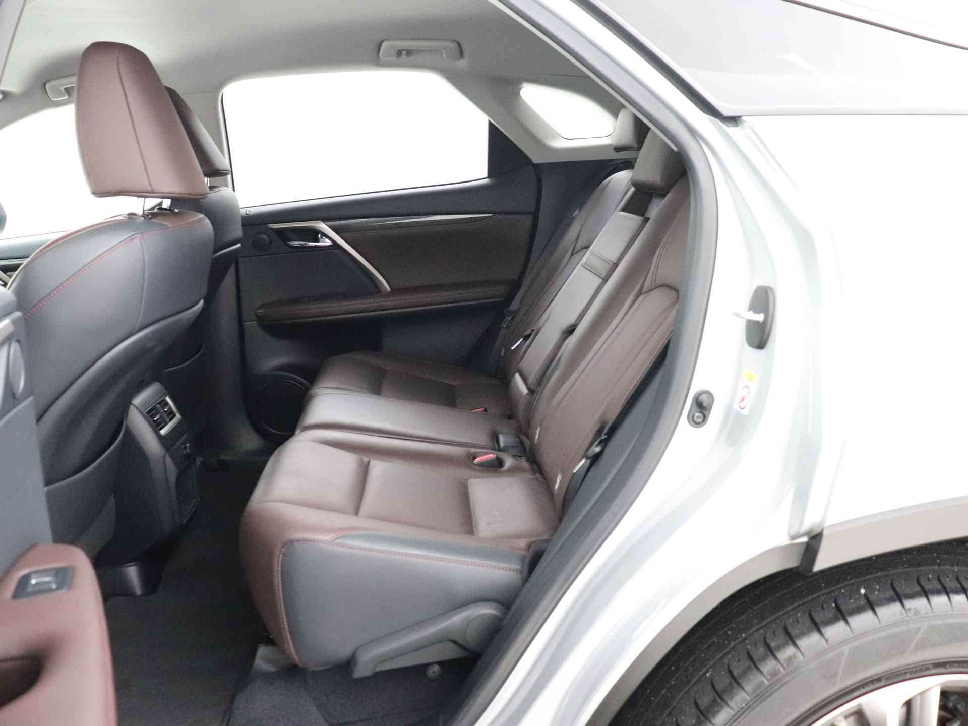 Lexus RX 450h AWD | Trekhaak | Stoelverwarming en -ventilatie | Safety System+ | - 17/50
