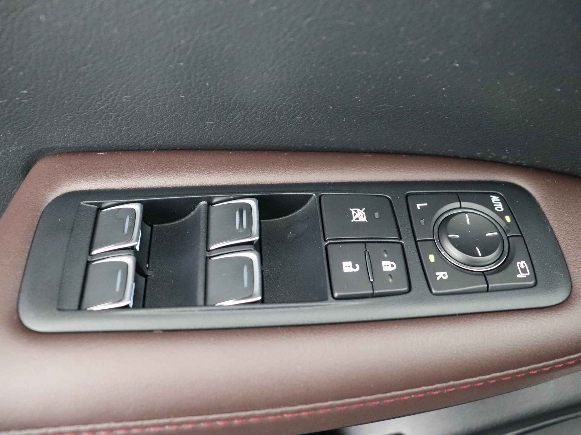 Lexus RX 450h AWD | Trekhaak | Stoelverwarming en -ventilatie | Safety System+ | - 29/50
