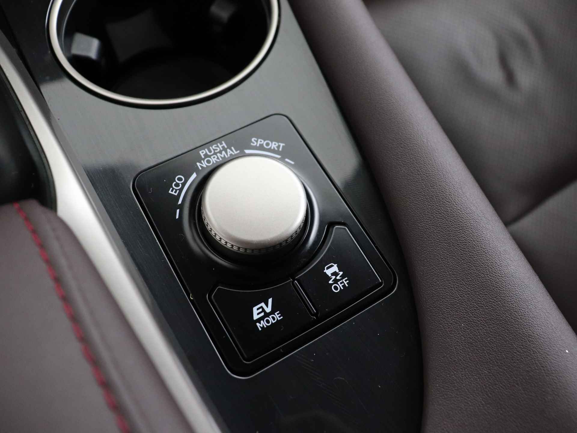 Lexus RX 450h AWD | Trekhaak | Stoelverwarming en -ventilatie | Safety System+ | - 32/50