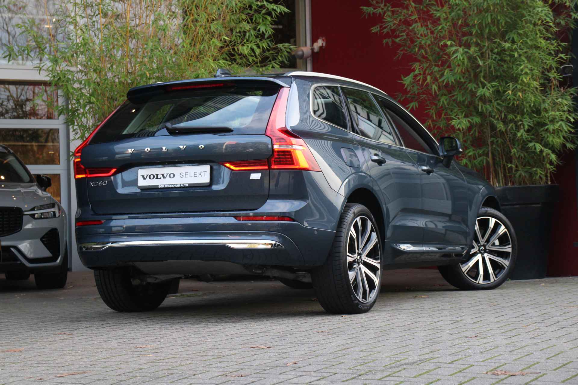 Volvo XC60 2.0 Recharge T6 AWD Plus Bright| Rondom camera| Geheugen voorstoelen| 21 inch wielenset| Panoramadak| Stoel/stuurverwarming - 3/26