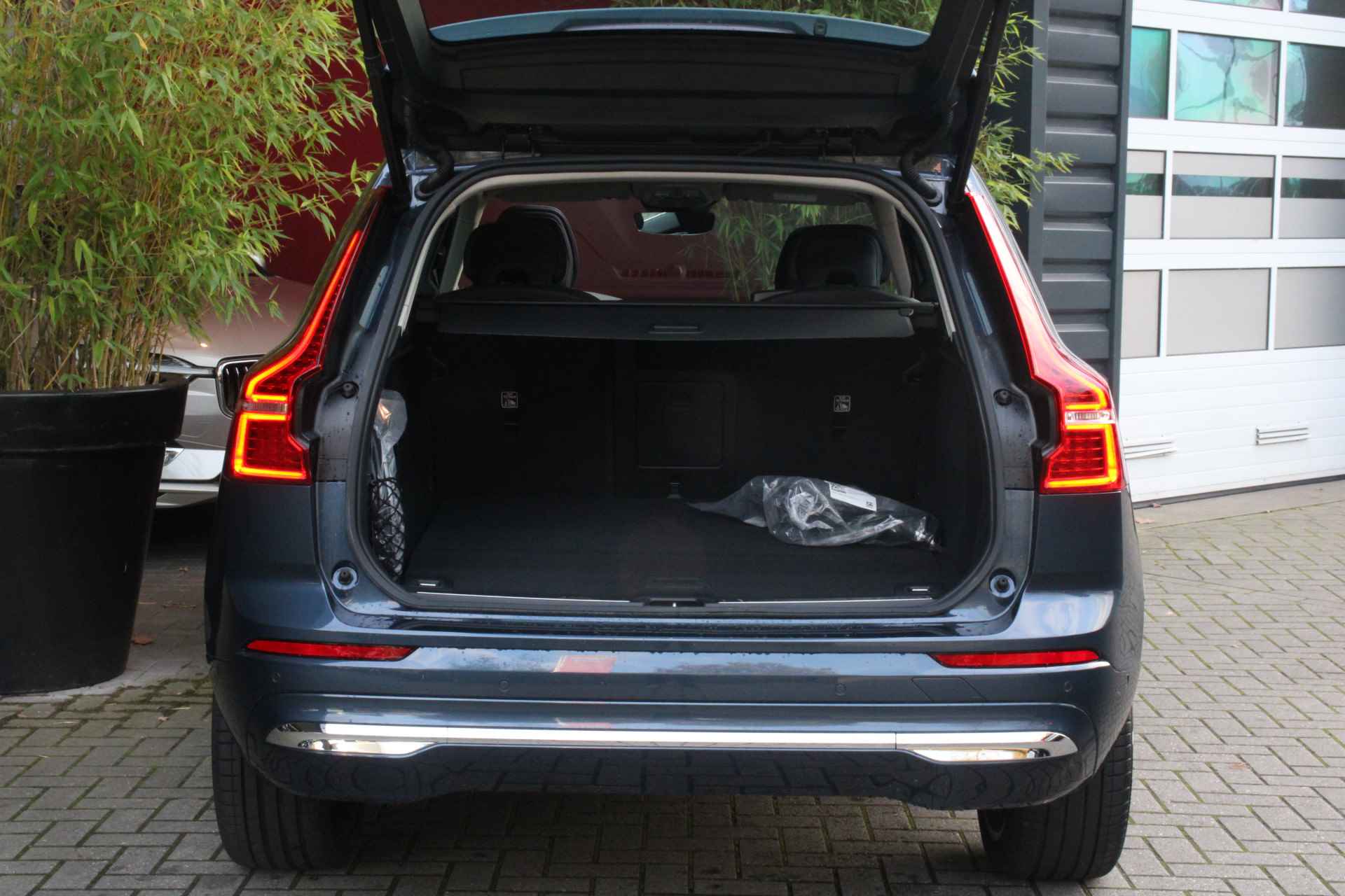 Volvo XC60 2.0 Recharge T6 AWD Plus Bright| Rondom camera| Geheugen voorstoelen| 21 inch wielenset| Panoramadak| Stoel/stuurverwarming - 9/26