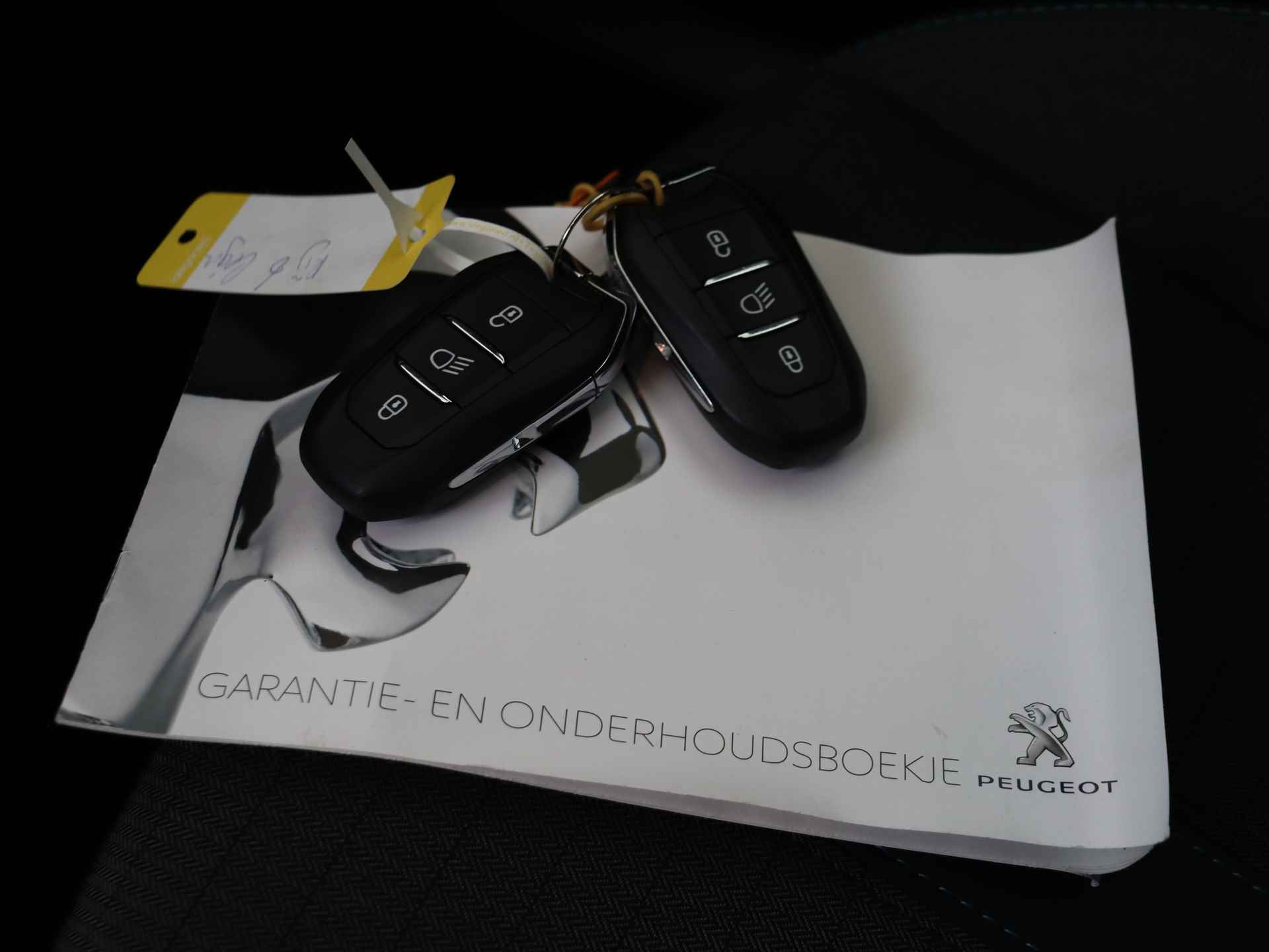 Peugeot 208 1.2 100PK Allure | Parkeerhulp | Navigatie | Cruise control | - 26/37