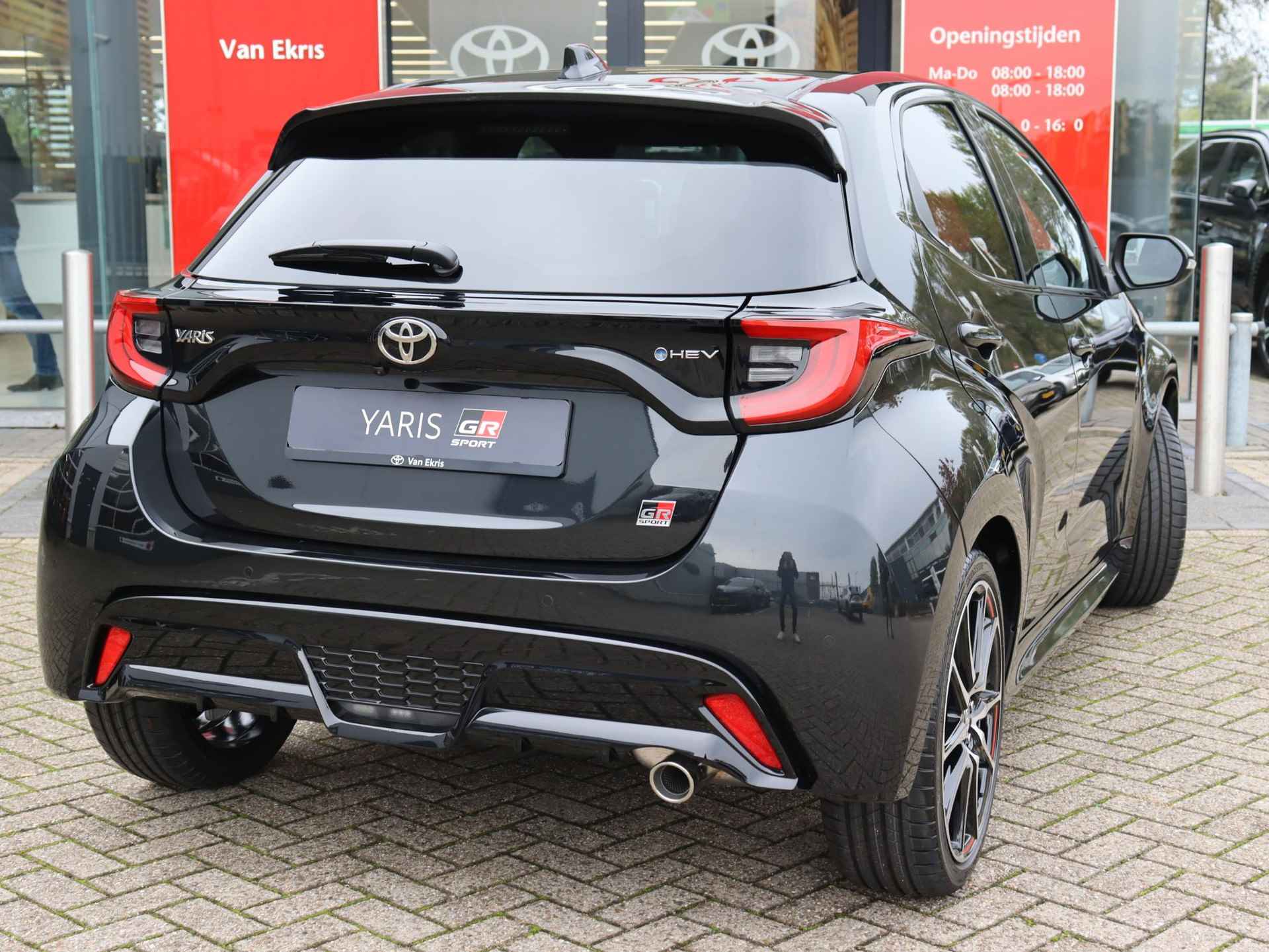 Toyota Yaris 1.5 Hybrid 130 GR Sport, NIEUW, VOORDEEL! Plus Pack, Panoramadak - 2/47