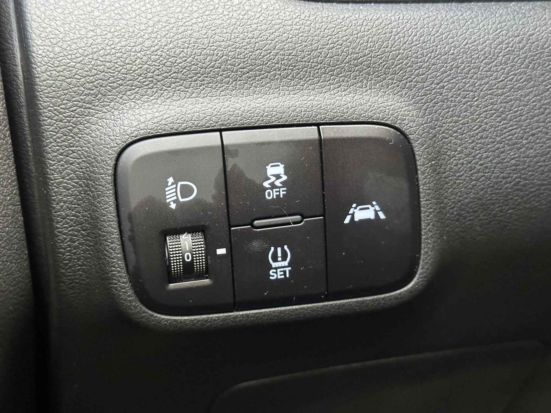 Hyundai i10 1.0 Comfort / Apple carplay Android auto / Airco / Bluetooth / DAB Radio / - 24/32