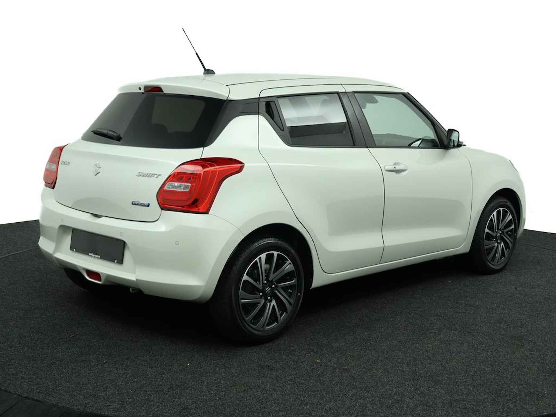 Suzuki Swift 1.2 Style Smart Hybrid | Nieuwe Auto | 6 Jaar Garantie | Navigatie | Keyless Entry | Climate Control | - 2/49