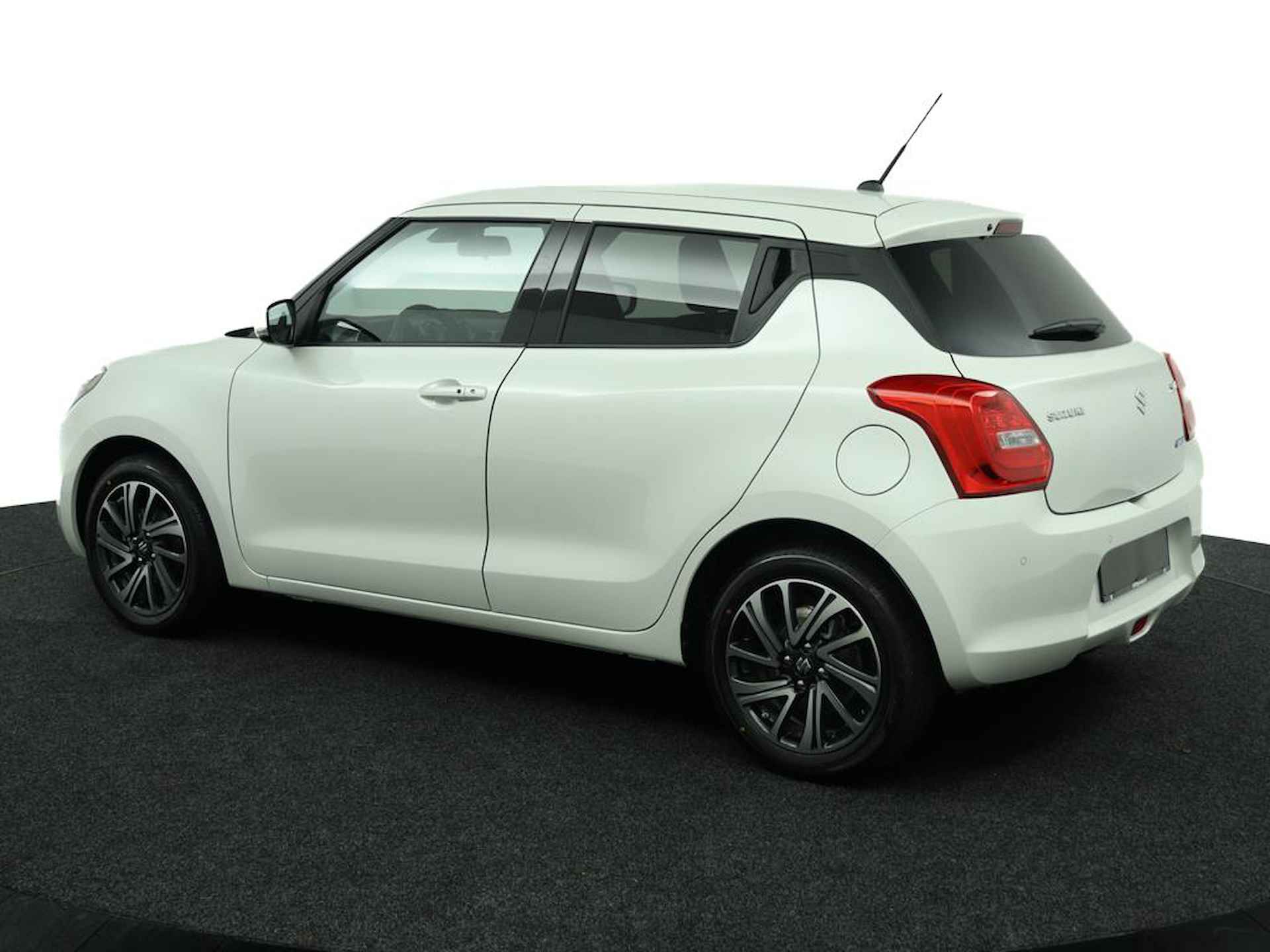 Suzuki Swift 1.2 Style Smart Hybrid | Nieuwe Auto | 6 Jaar Garantie | Navigatie | Keyless Entry | Climate Control | - 4/49