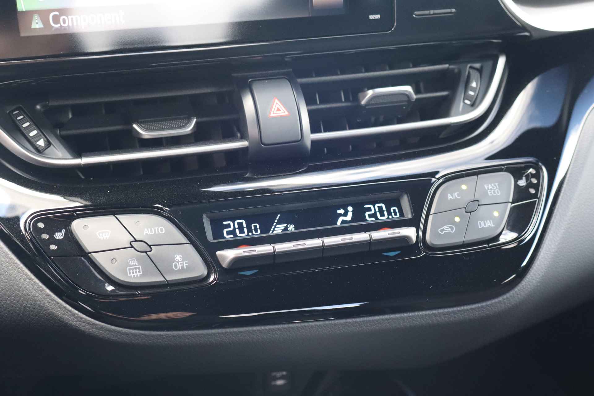 Toyota C-HR 1.8 Hybrid Dynamic NL-Auto!! Stoelverwarming I Camera I Climate -- HEMELVAARTSDAG GEOPEND VAN 11.00 T/M 15.00 UUR -- - 16/34
