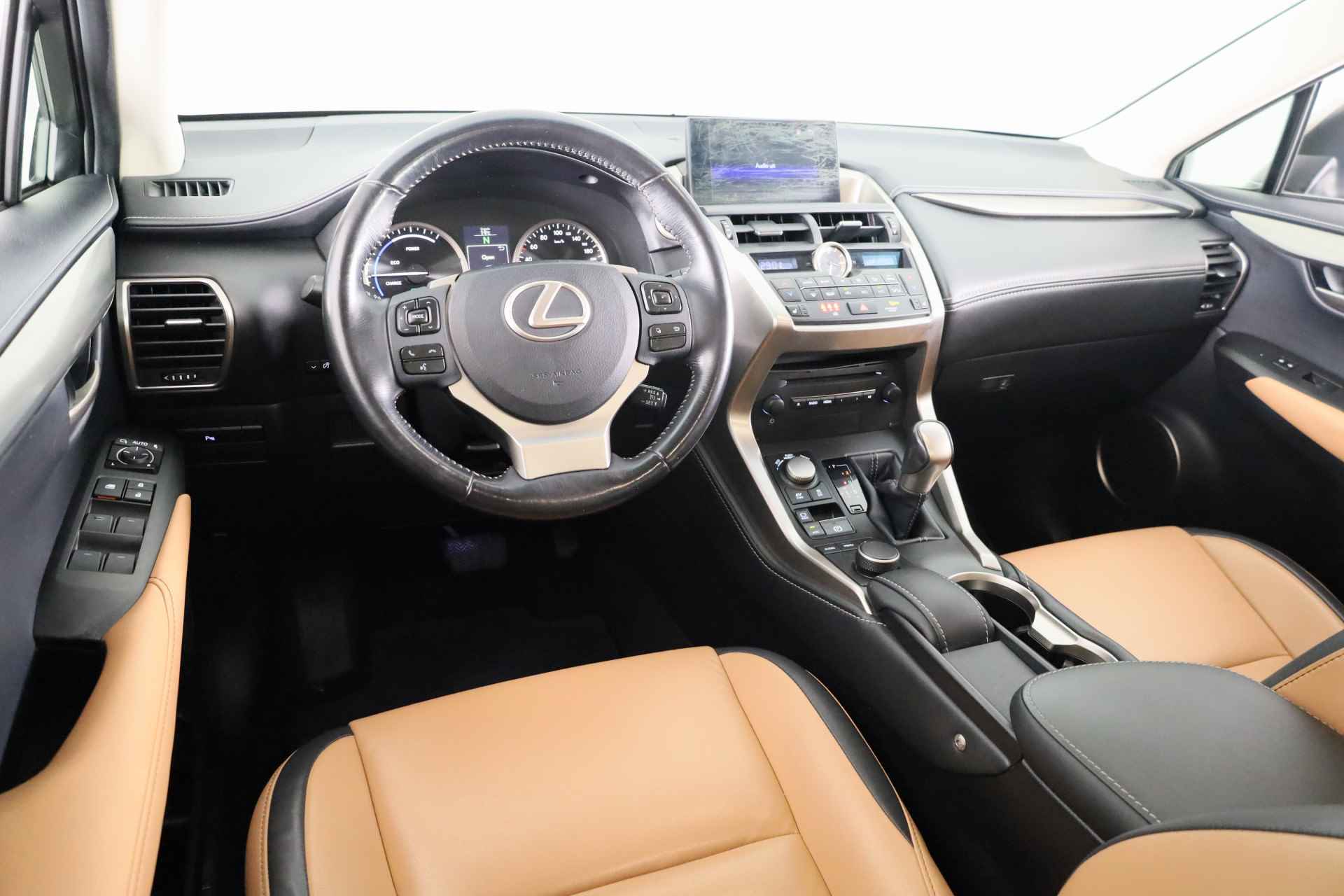 Lexus NX 300h Business Line Pro | Beige Leder | Navigatie | Parkeercamera | - 8/43