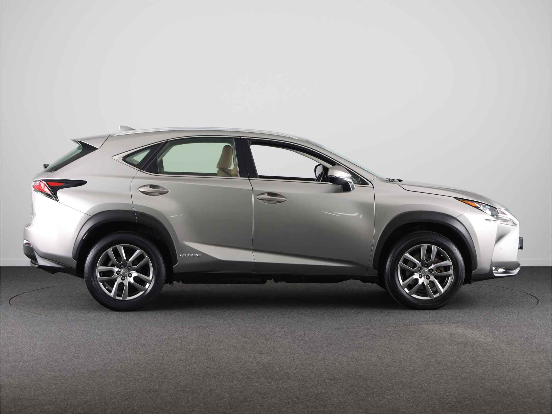 Lexus NX 300h Business Line Pro | Beige Leder | Navigatie | Parkeercamera | - 16/43