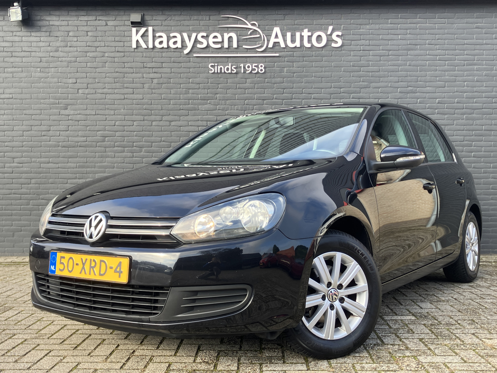 Volkswagen Golf 1.2 TSI Comfortline BlueMotion | navigatie | cruise control | trekhaak | NL auto | 75.000 KM