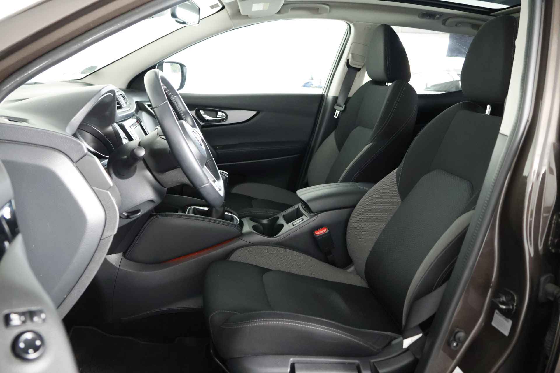 Nissan QASHQAI 1.3 DIG-T N-Connecta Navigatie / Cruise / Carplay / Panorama - 11/30