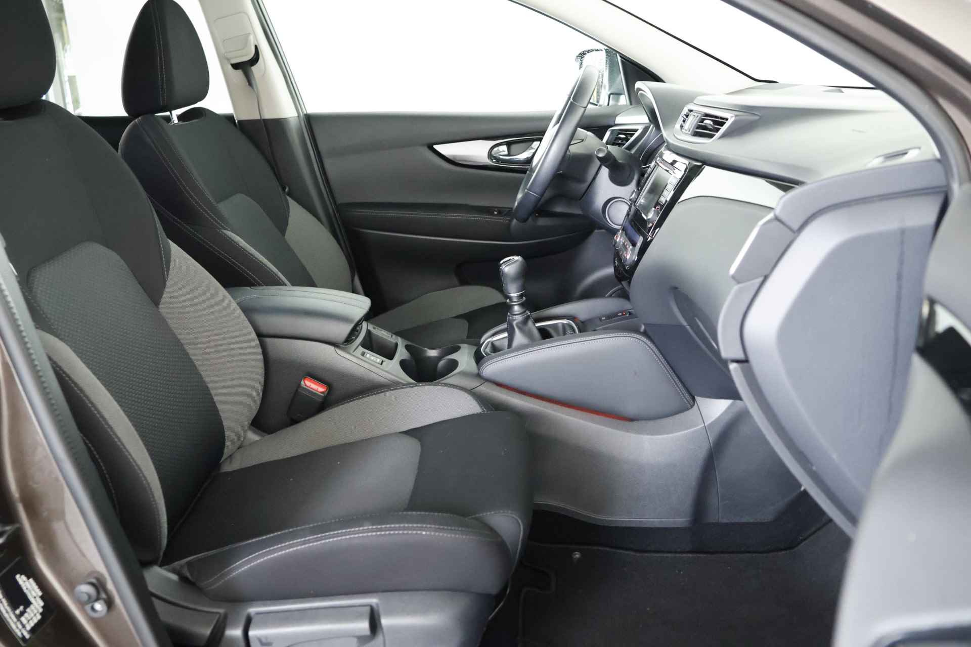 Nissan QASHQAI 1.3 DIG-T N-Connecta Navigatie / Cruise / Carplay / Panorama - 12/30