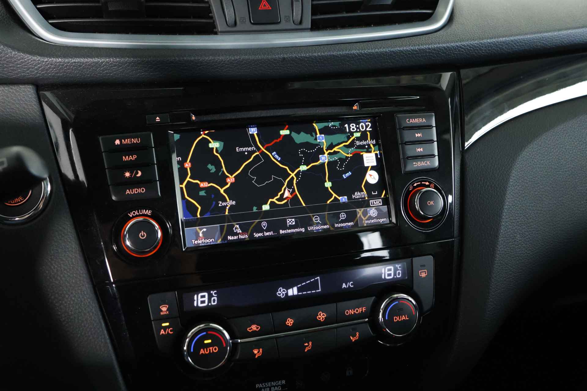 Nissan QASHQAI 1.3 DIG-T N-Connecta Navigatie / Cruise / Carplay / Panorama - 16/30