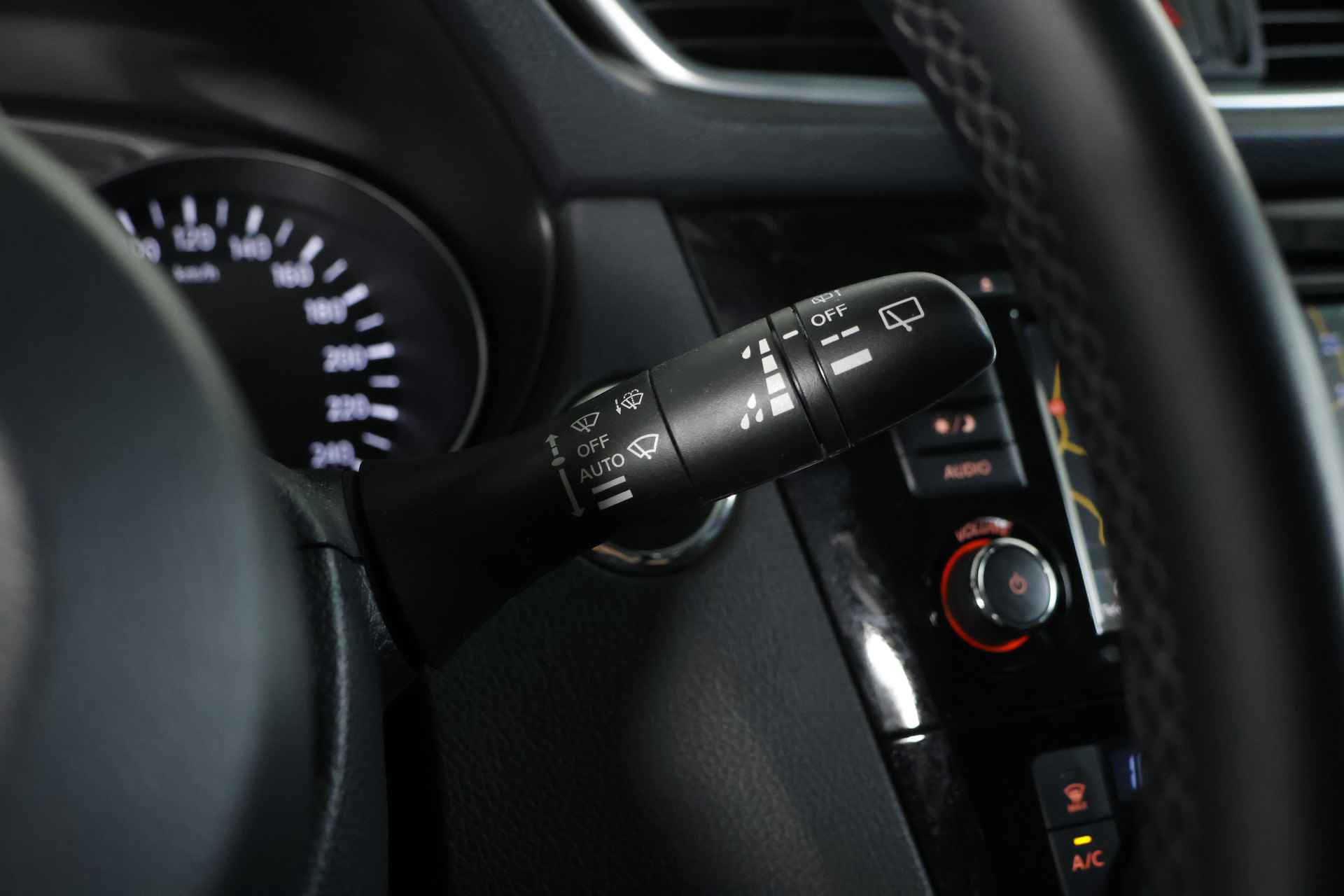 Nissan QASHQAI 1.3 DIG-T N-Connecta Navigatie / Cruise / Carplay / Panorama - 19/30