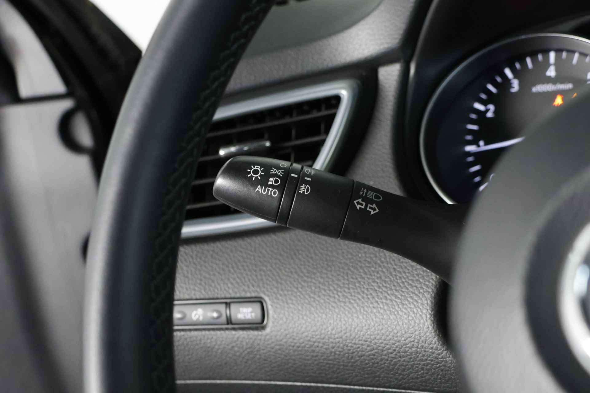 Nissan QASHQAI 1.3 DIG-T N-Connecta Navigatie / Cruise / Carplay / Panorama - 20/30