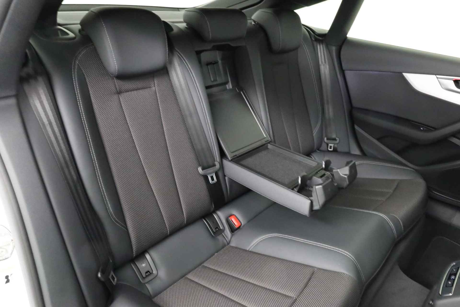 Audi A5 Sportback S edition Competition 35 TFSI 150PK | Glazen panoramadak | Assistentiepakket parking | Optiekpakket zwart plus | - 40/42