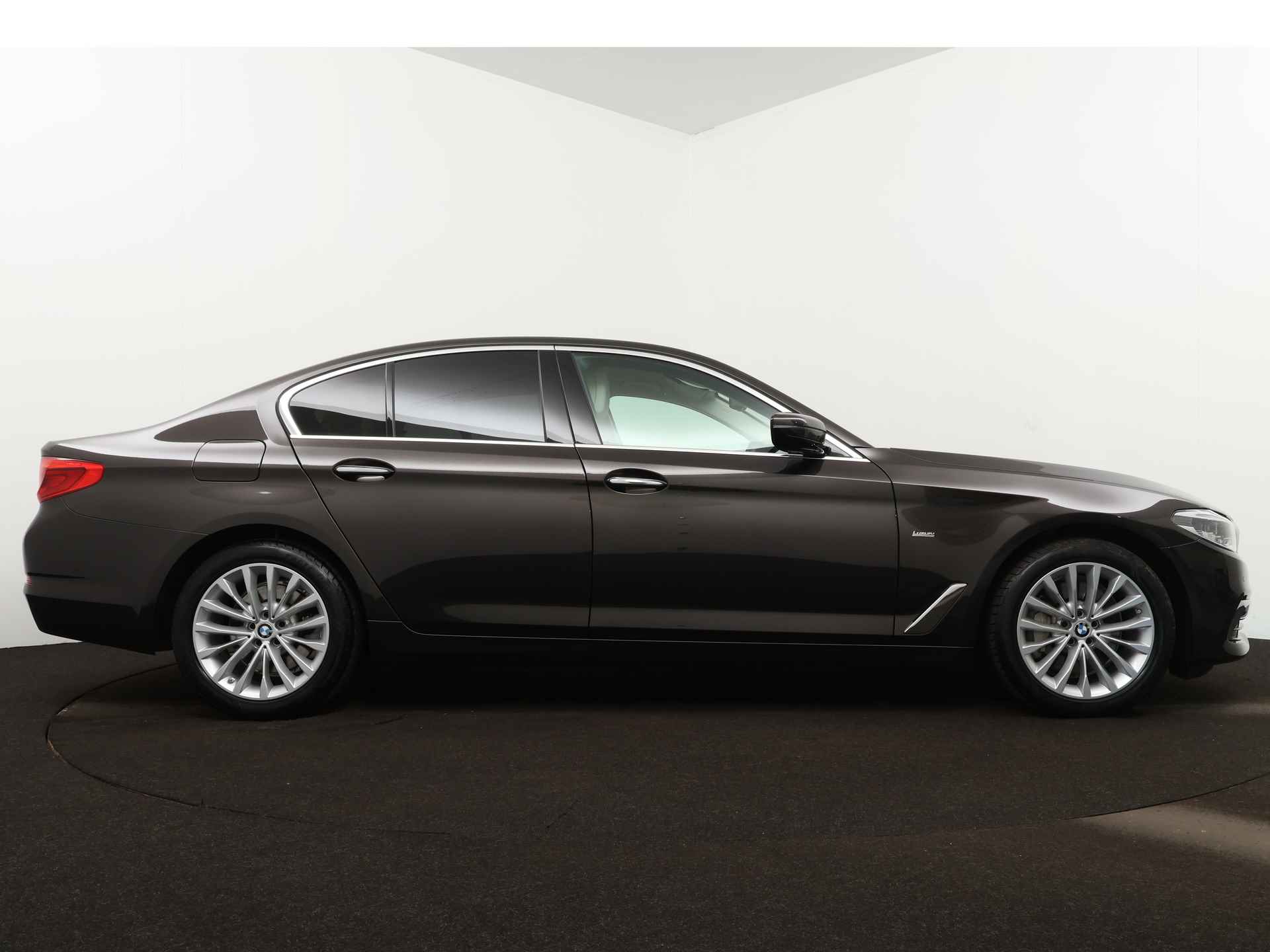 BMW 5 Serie Sedan 530i High Executive Limited | Leder | Navigatie | Elektrische achterklep | - 10/28