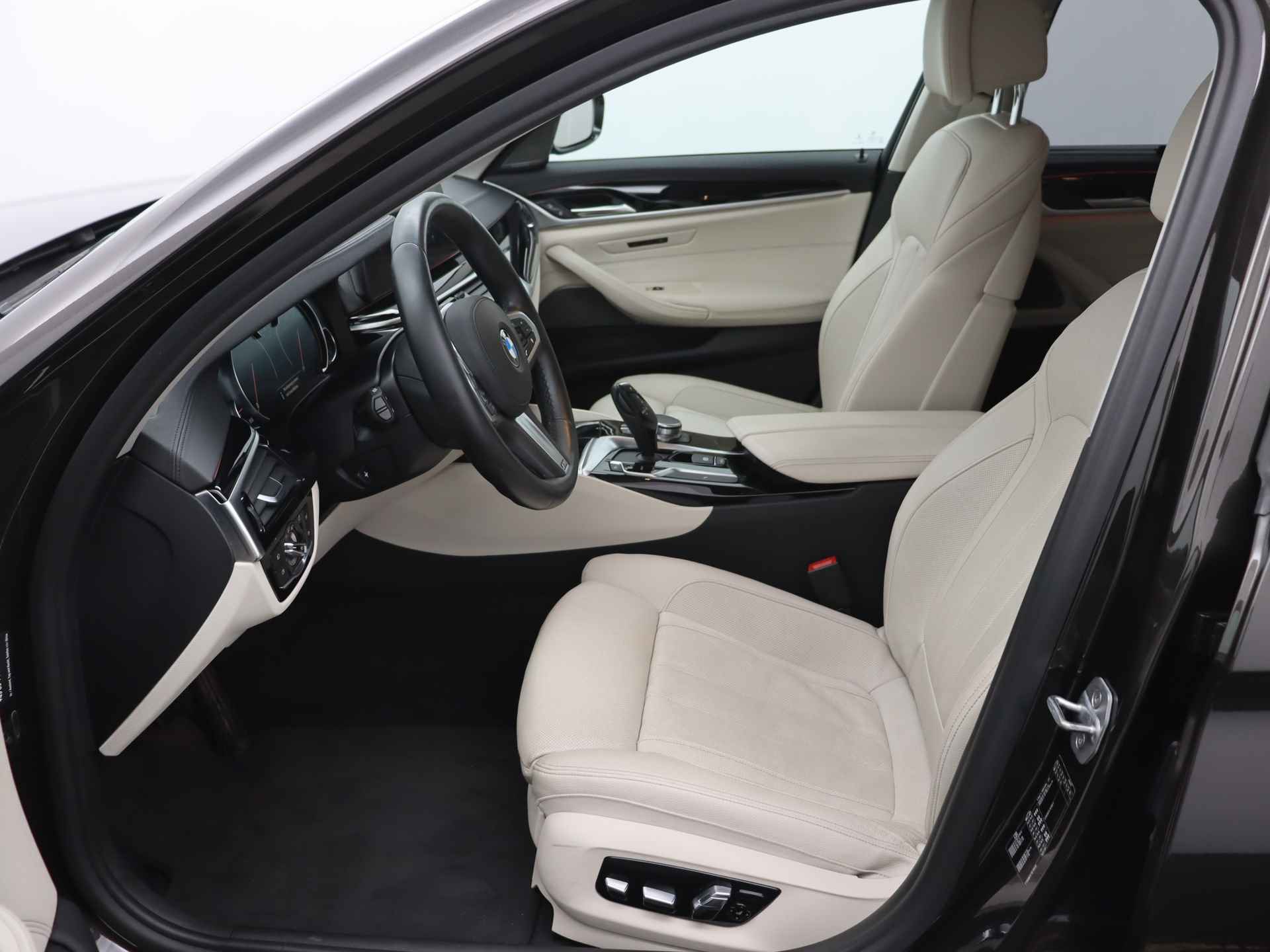 BMW 5 Serie Sedan 530i High Executive Limited | Leder | Navigatie | Elektrische achterklep | - 13/28