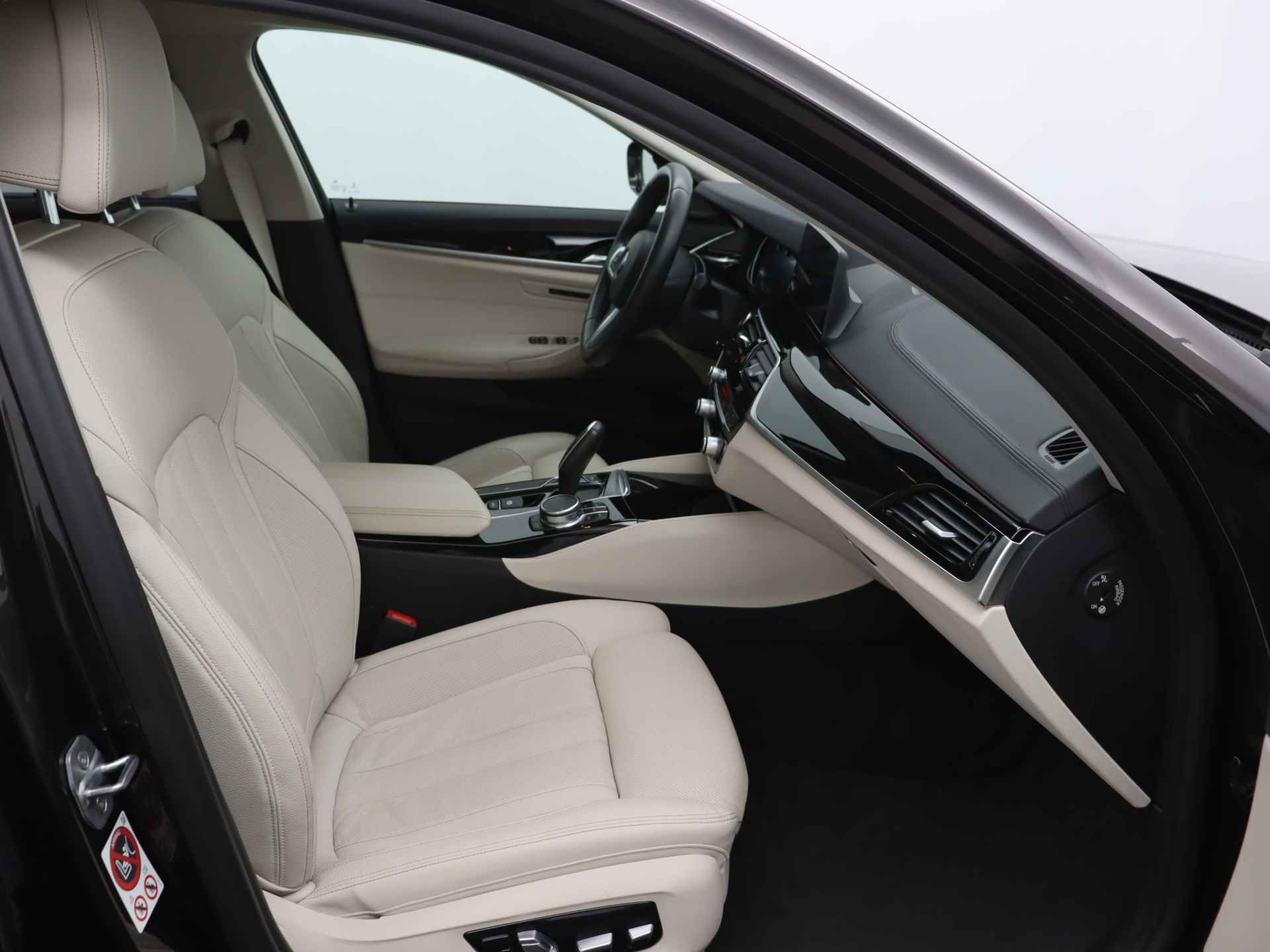 BMW 5 Serie Sedan 530i High Executive Limited | Leder | Navigatie | Elektrische achterklep | - 20/28