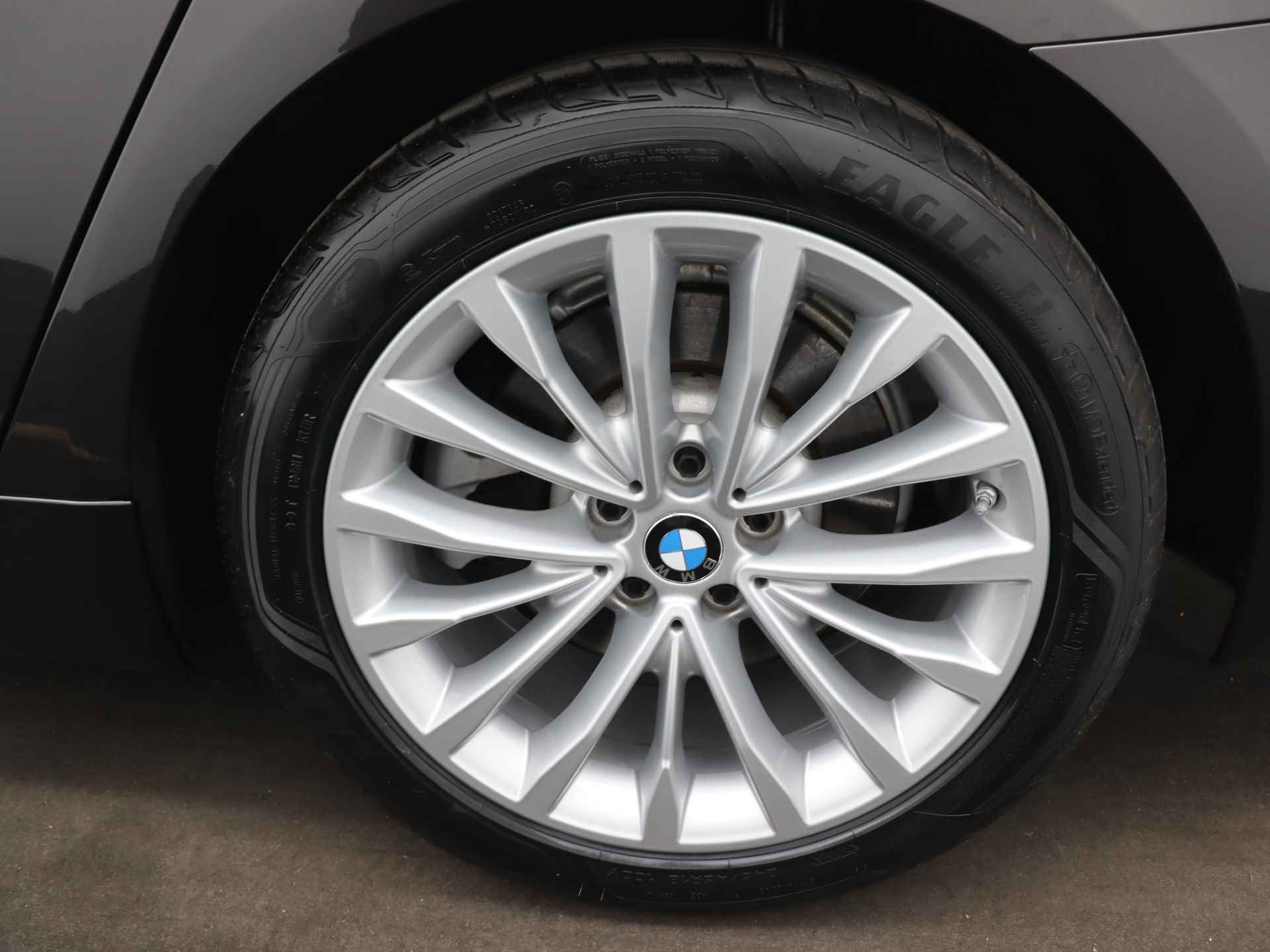 BMW 5 Serie Sedan 530i High Executive Limited | Leder | Navigatie | Elektrische achterklep | - 26/28