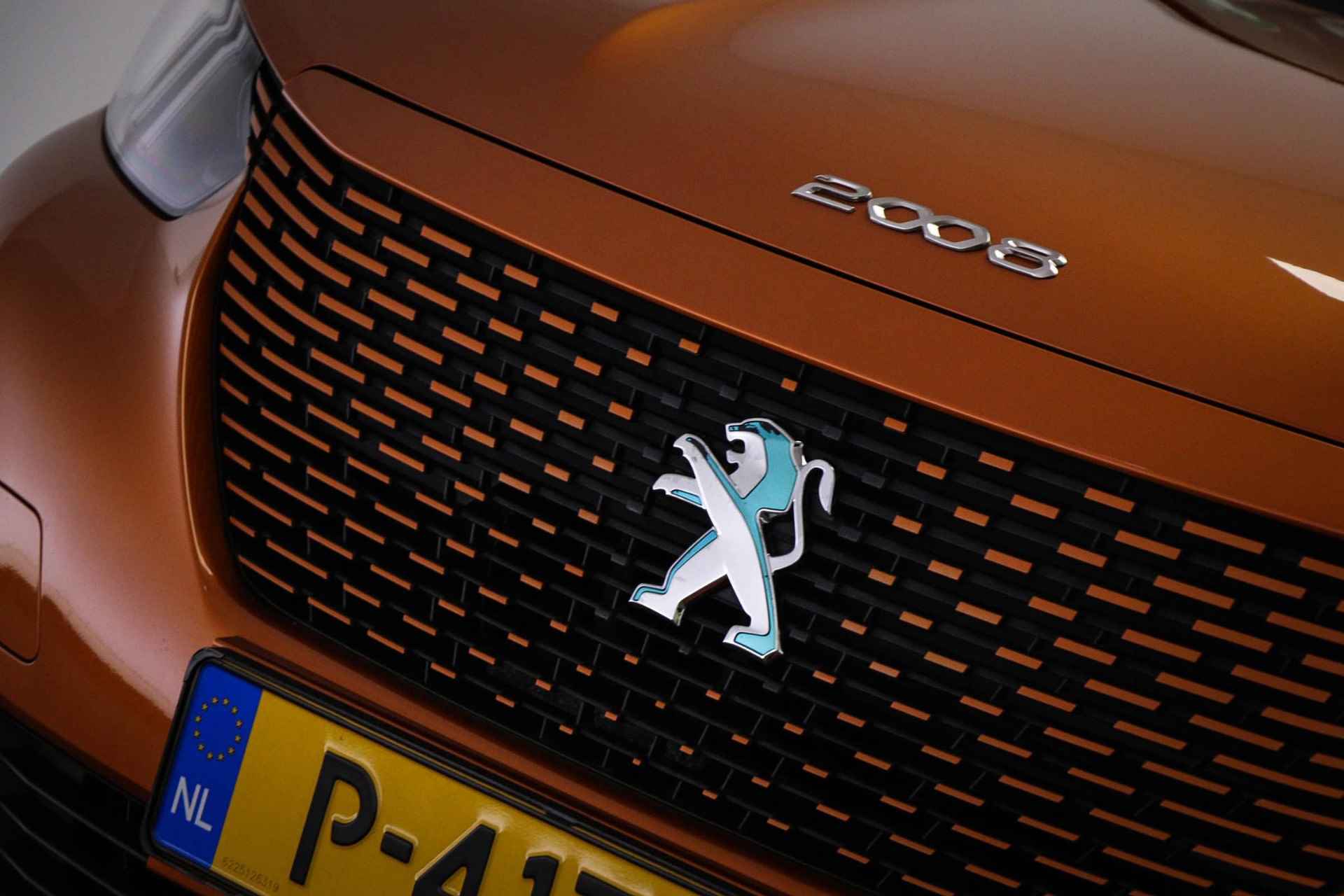 Peugeot e-2008 EV GT 50 kWh | LED | DAB | APPLE | SFEERVERLICHTING | CAMERA - 13/61