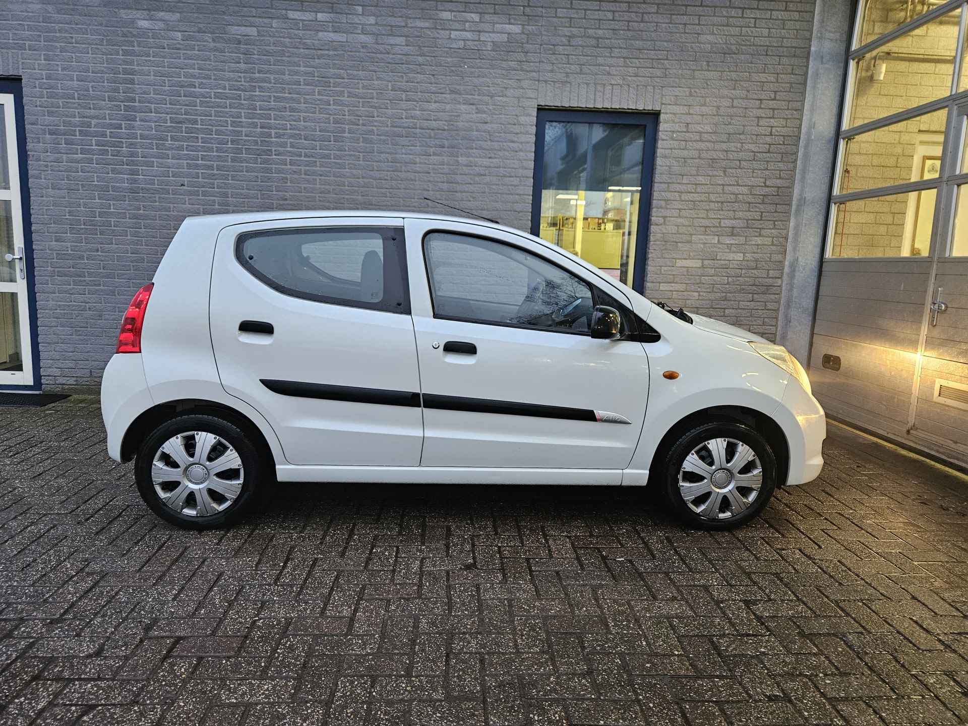 Suzuki Alto 1.0 Comfort - 2/23